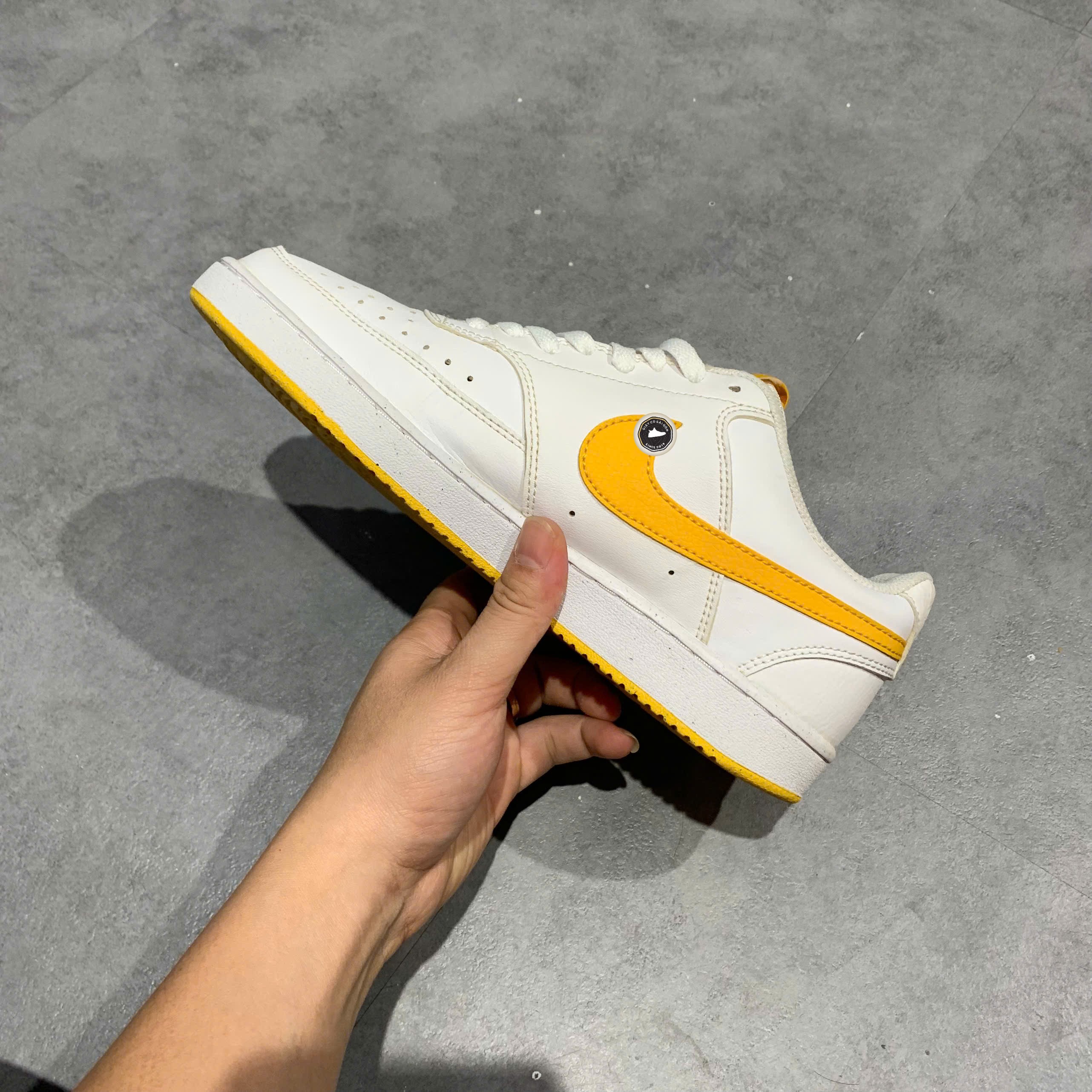 Nike Court Vision Low Next Nature White University Gold - HF1744 100 - Size 40 - GIÀY 2HAND CHÍNH HÃNG PVN24356
