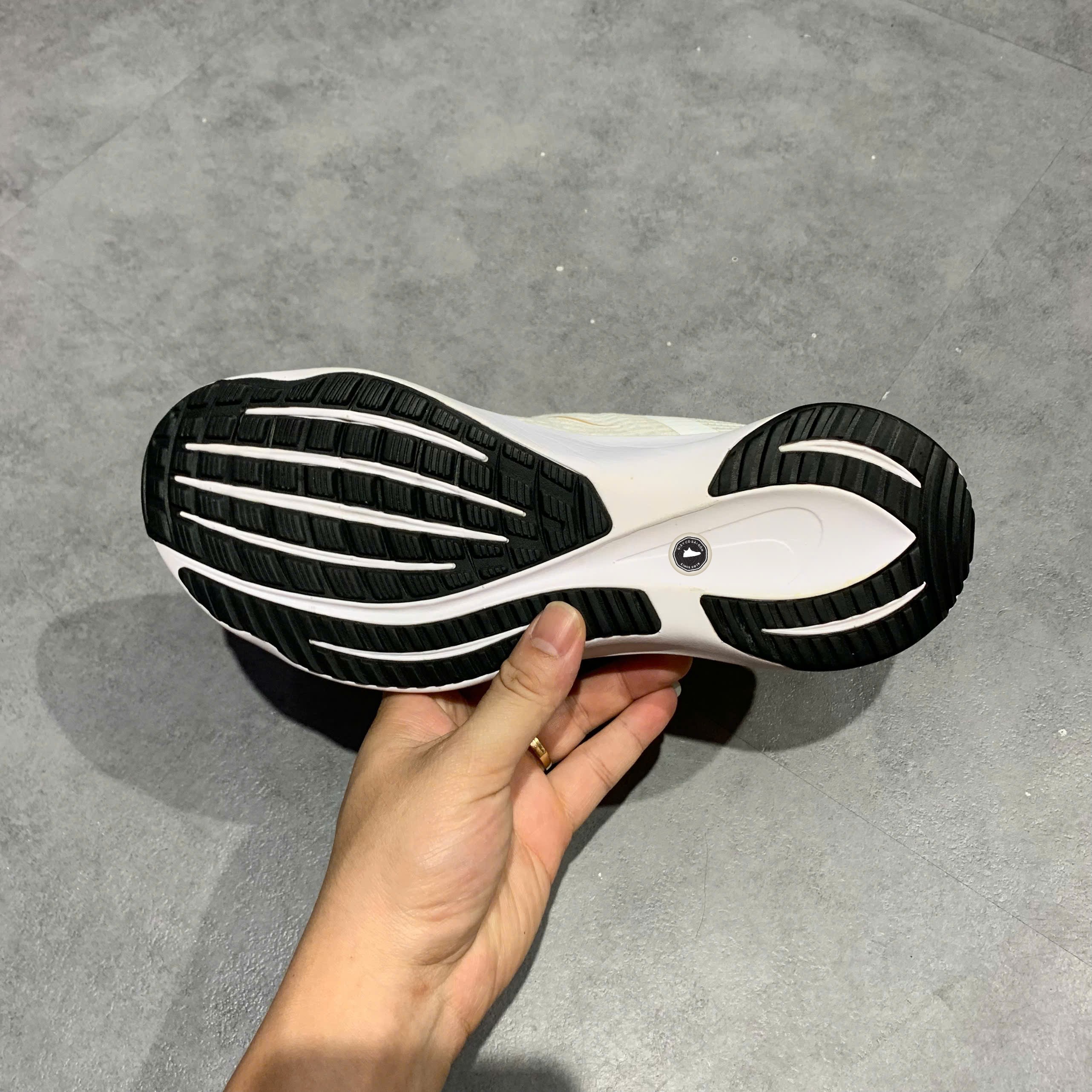 Nike Air Zoom Rival Fly 3 'White Metallic Gold' - CT2405 100 - Size 40 - GIÀY 2HAND CHÍNH HÃNG PVN24126