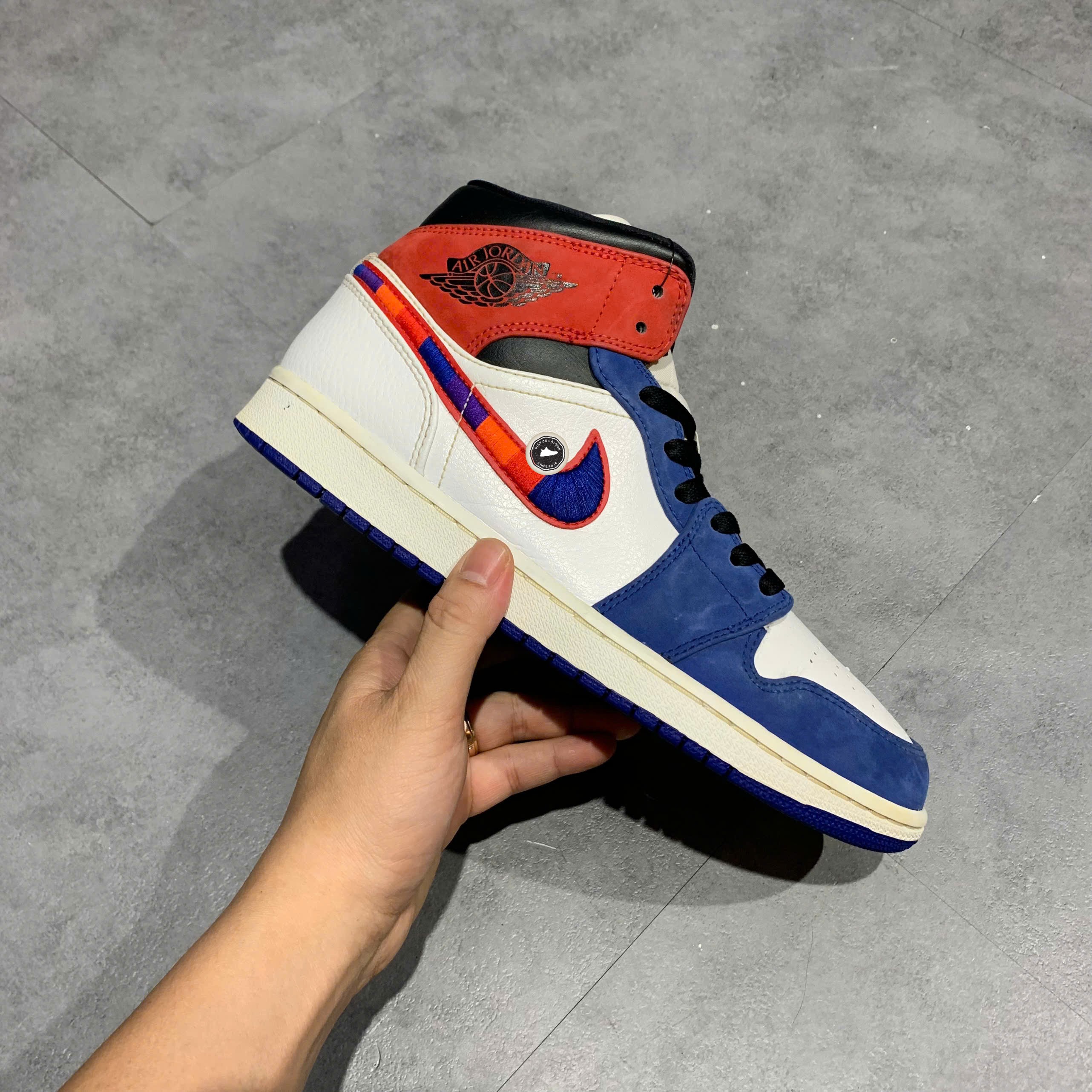 Air Jordan 1 Mid Multi-Color Swoosh - 852542 146 - Size 42.5 - GIÀY 2HAND CHÍNH HÃNG PVN24747