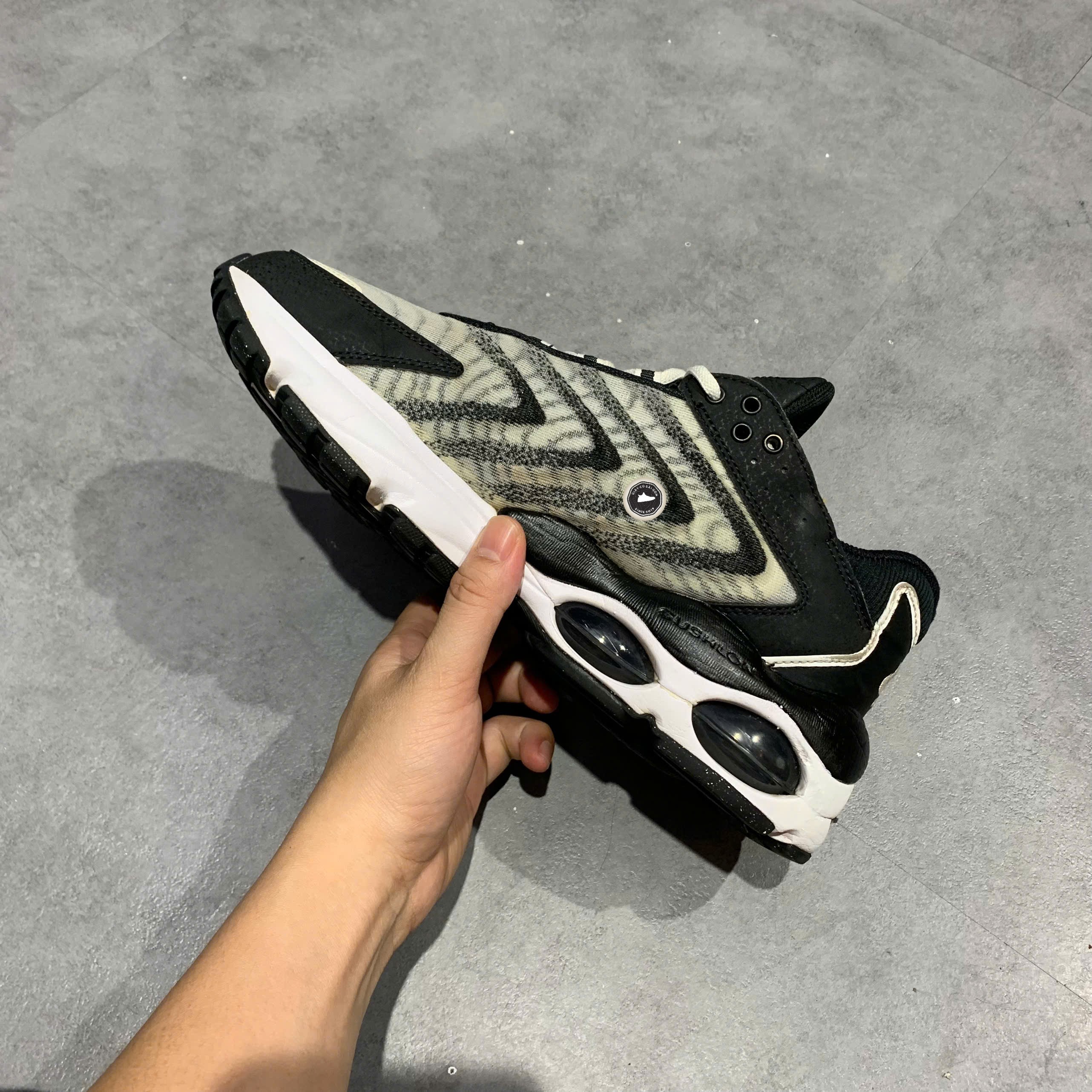 Nike Air Max TW Black White - DQ3984 001 - Size 42.5 - GIÀY 2HAND CHÍNH HÃNG PVN24849