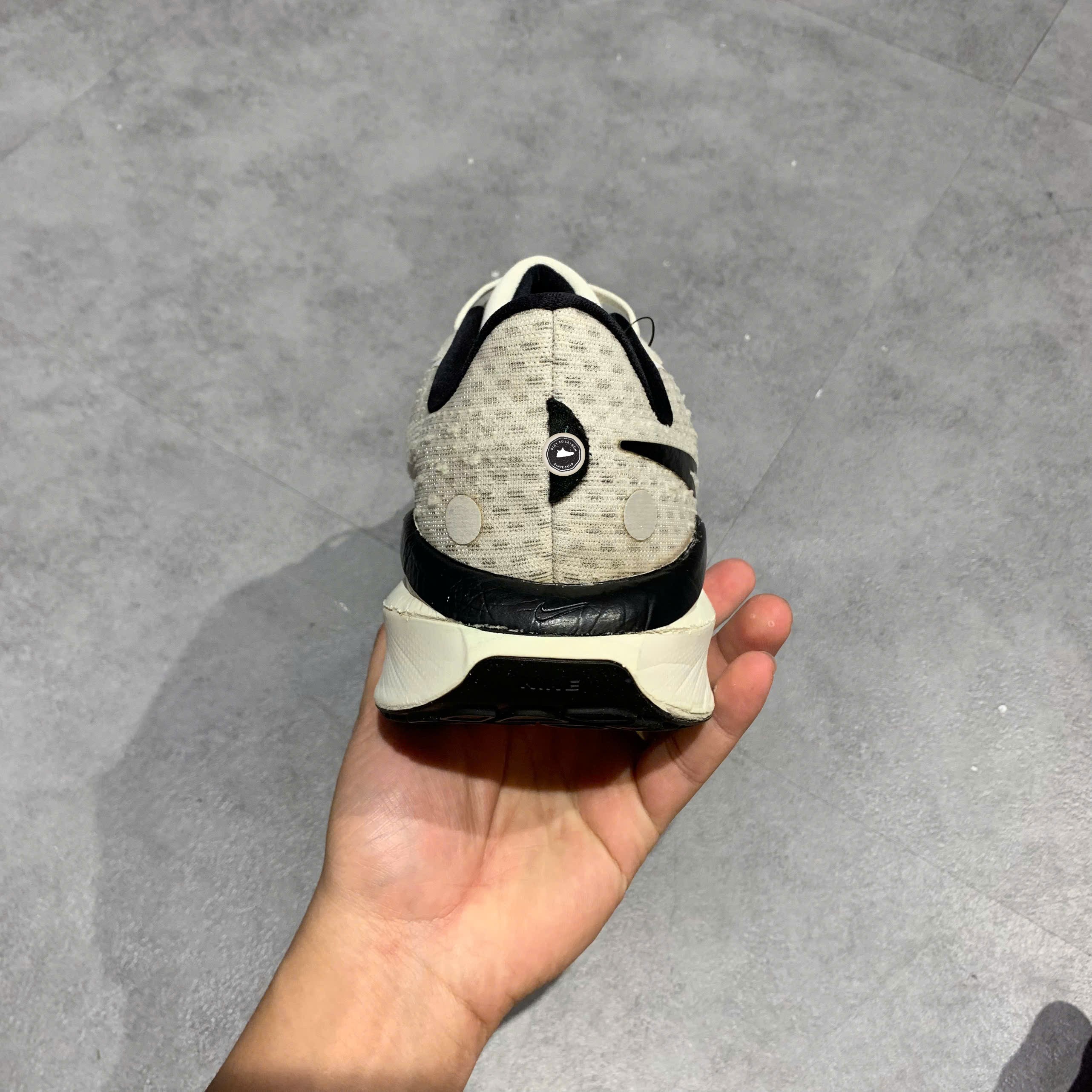 Nike Air Zoom Vomero 17 White Pure Platinum Black - FB1309 104 - Size 42 - GIÀY 2HAND CHÍNH HÃNG PVN24860