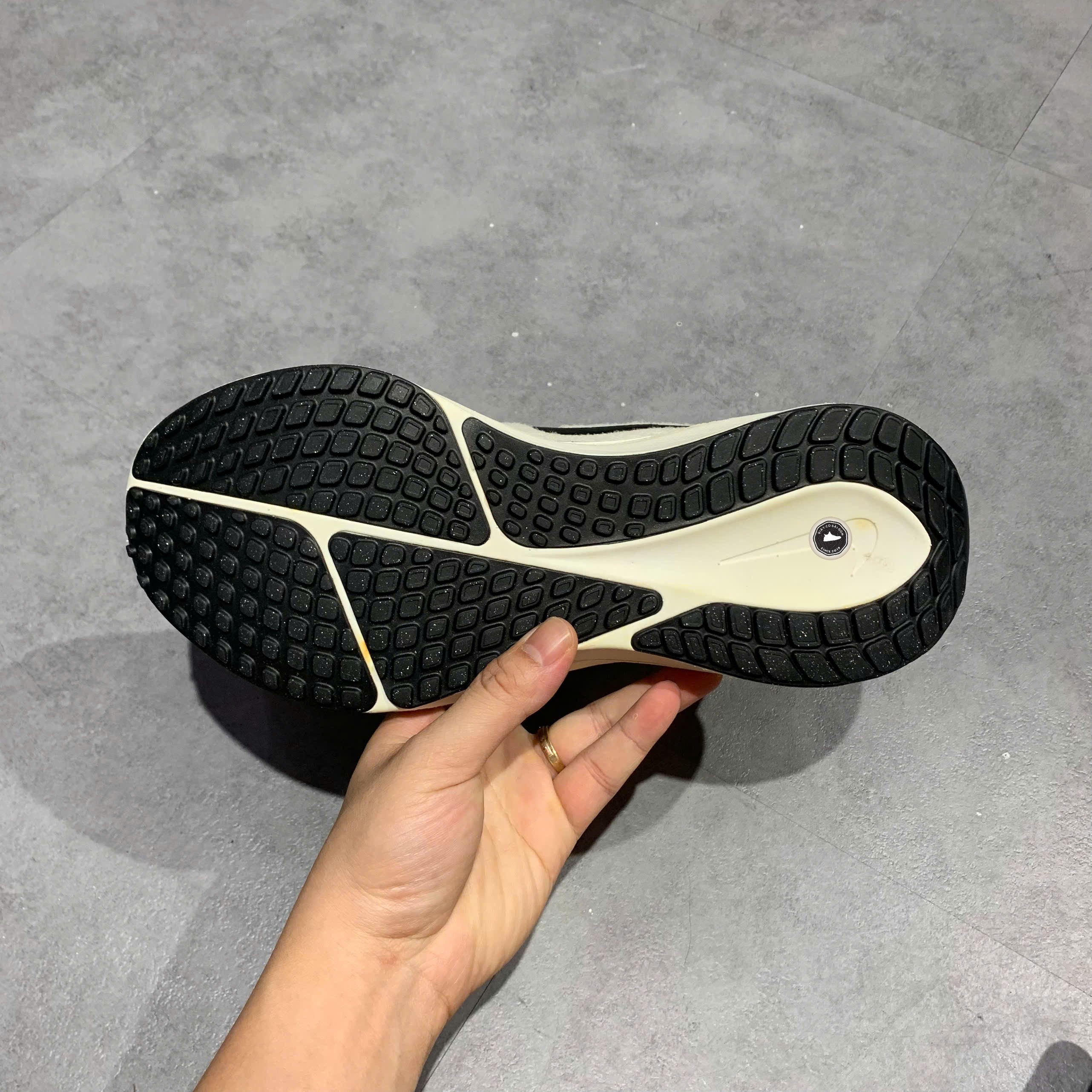 Nike Air Zoom Vomero 17 White Pure Platinum Black - FB1309 104 - Size 42 - GIÀY 2HAND CHÍNH HÃNG PVN24860