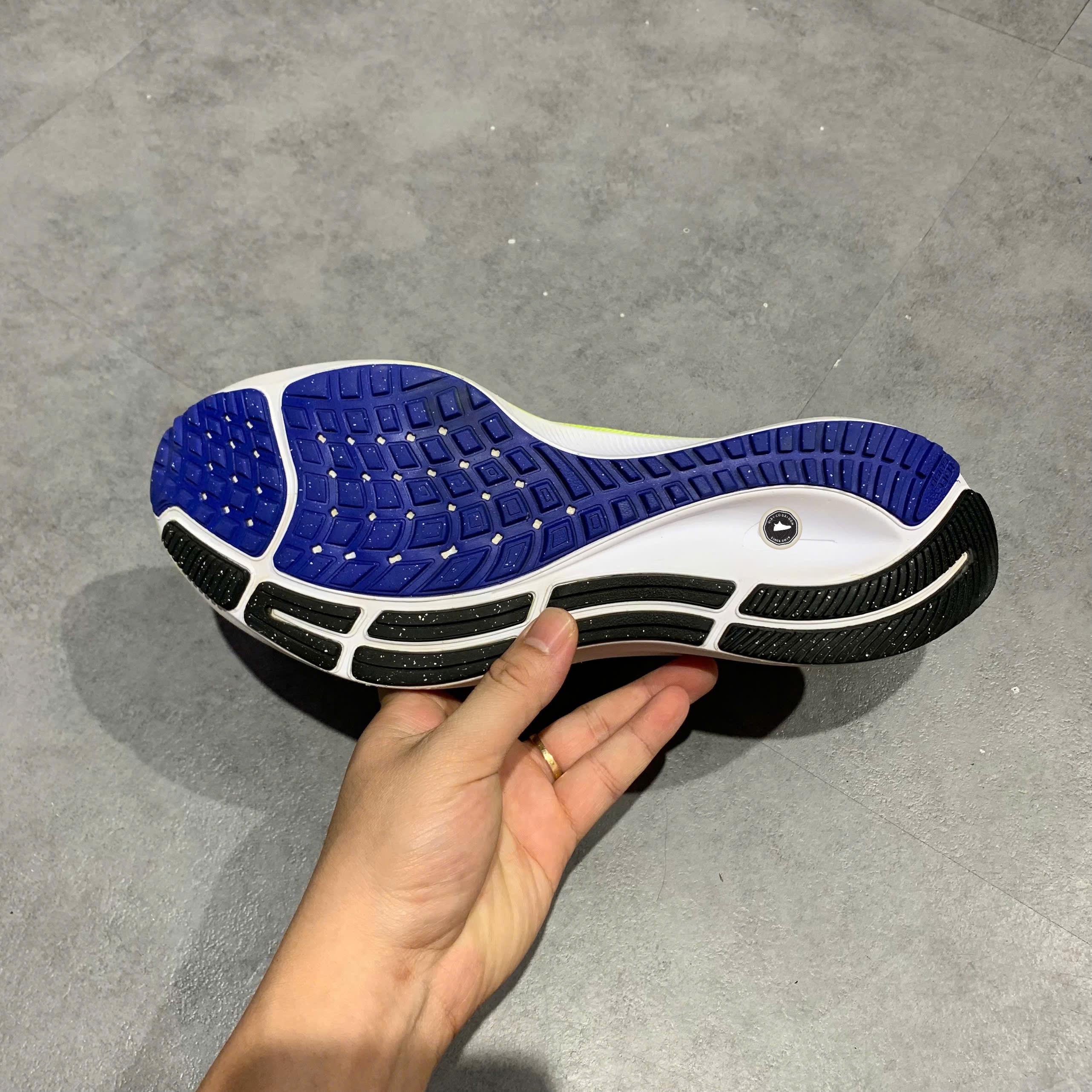 Nike Air Zoom Pegasus 37 - BQ9646 102 - Size 41 - GIÀY 2HAND CHÍNH HÃNG PVN24763