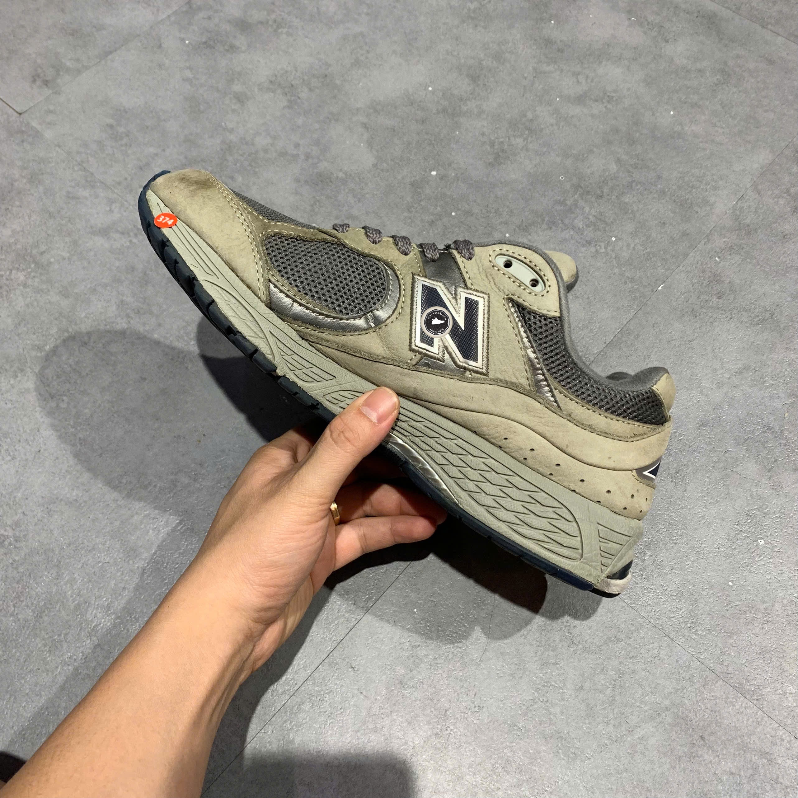 New Balance 2002R Light Grey - ML2002RA - Size 42.5 - GIÀY 2HAND CHÍNH HÃNG PVN25017
