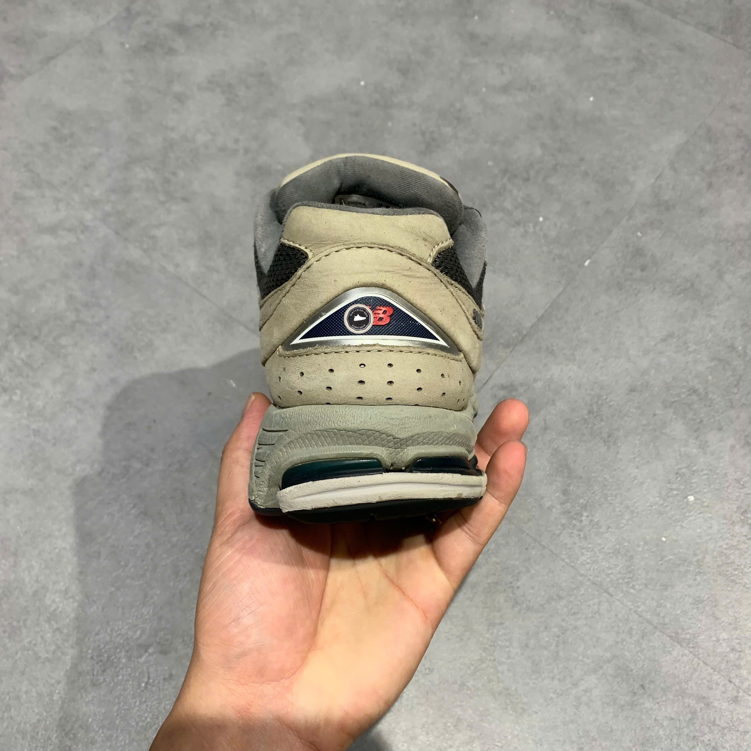 New Balance 2002R Light Grey - ML2002RA - Size 42.5 - GIÀY 2HAND CHÍNH HÃNG PVN25017