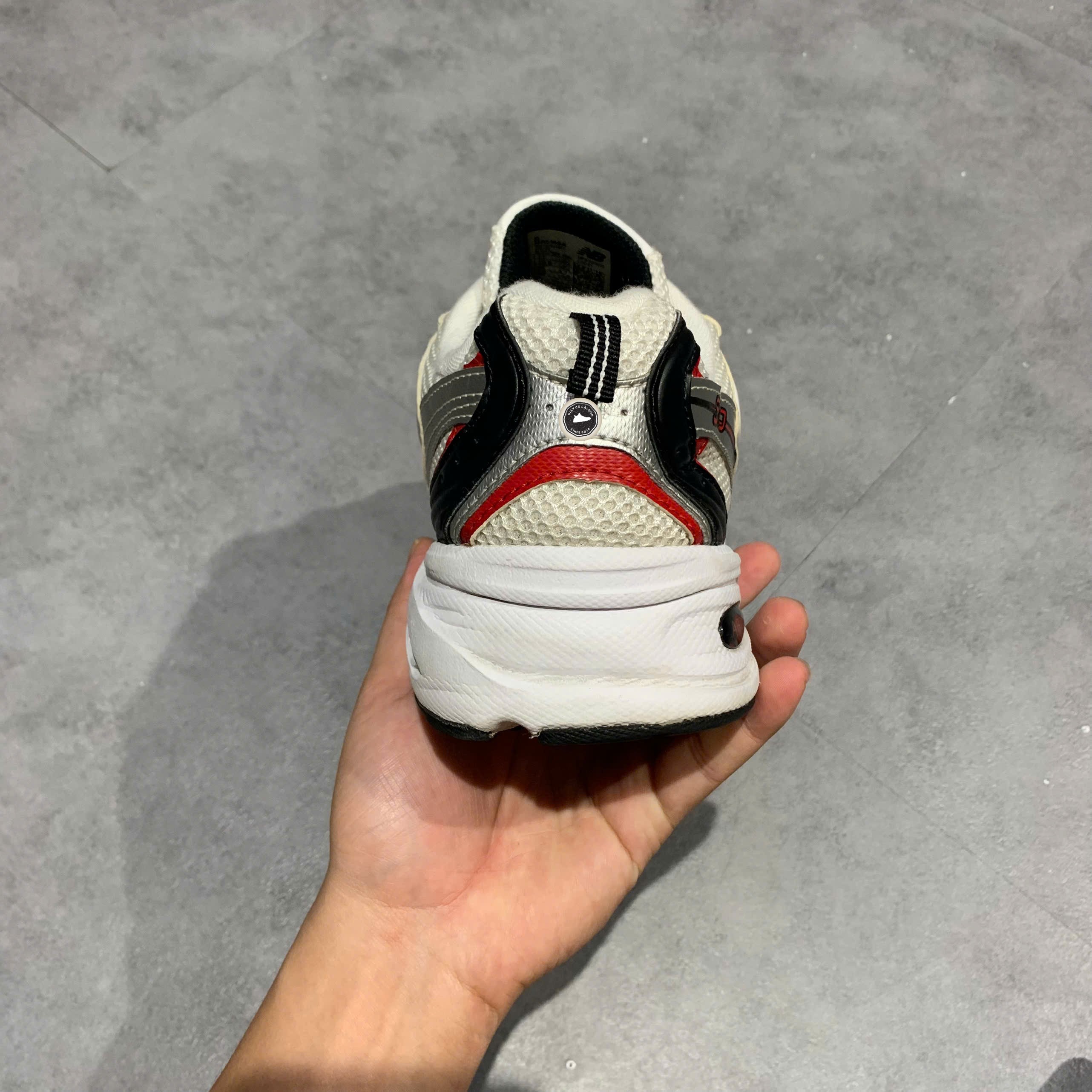 New Balance 530 White Silver Red - MR530SA - Size 45 - GIÀY 2HAND CHÍNH HÃNG PVN24980