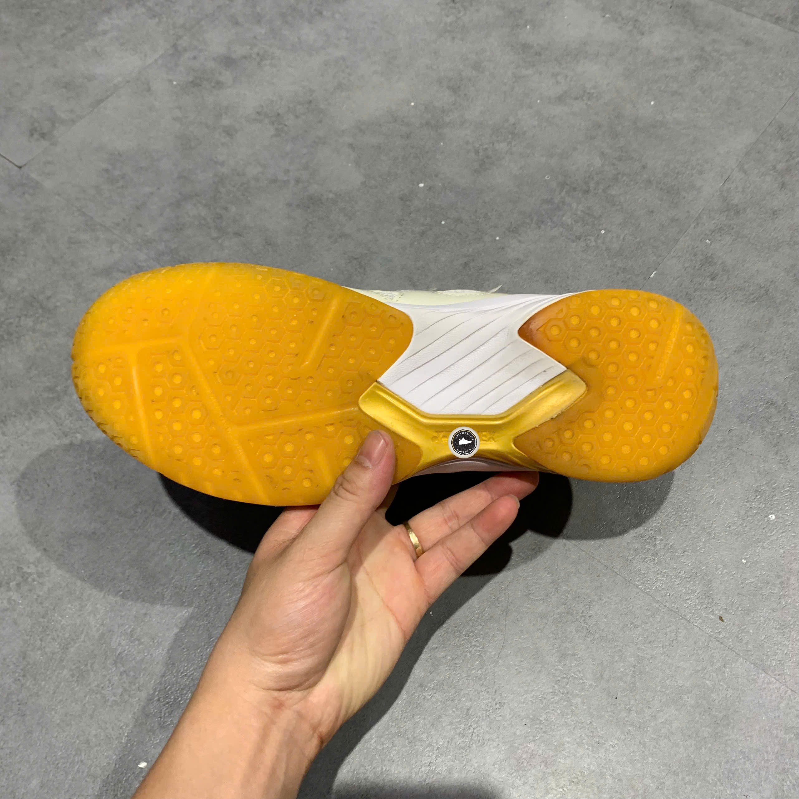 Yonex Power Cushion 101CR White Gold - SHB101CR TRẮNG VÀNG - Size 42 - GIÀY 2HAND CHÍNH HÃNG PVN25129