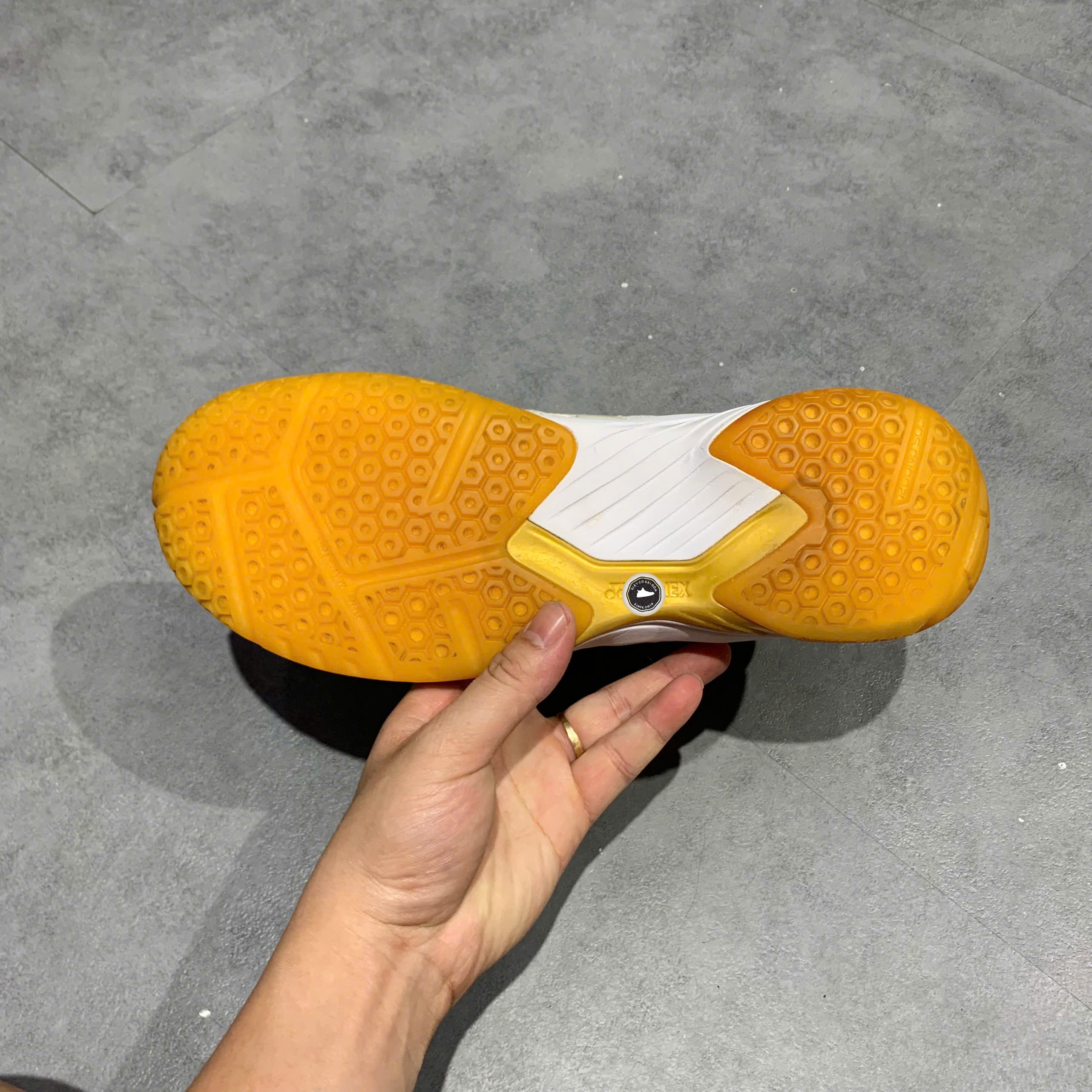 Yonex Power Cushion 101CR White Gold - SHB101CR TRẮNG VÀNG - Size 42 - GIÀY 2HAND CHÍNH HÃNG PVN25064