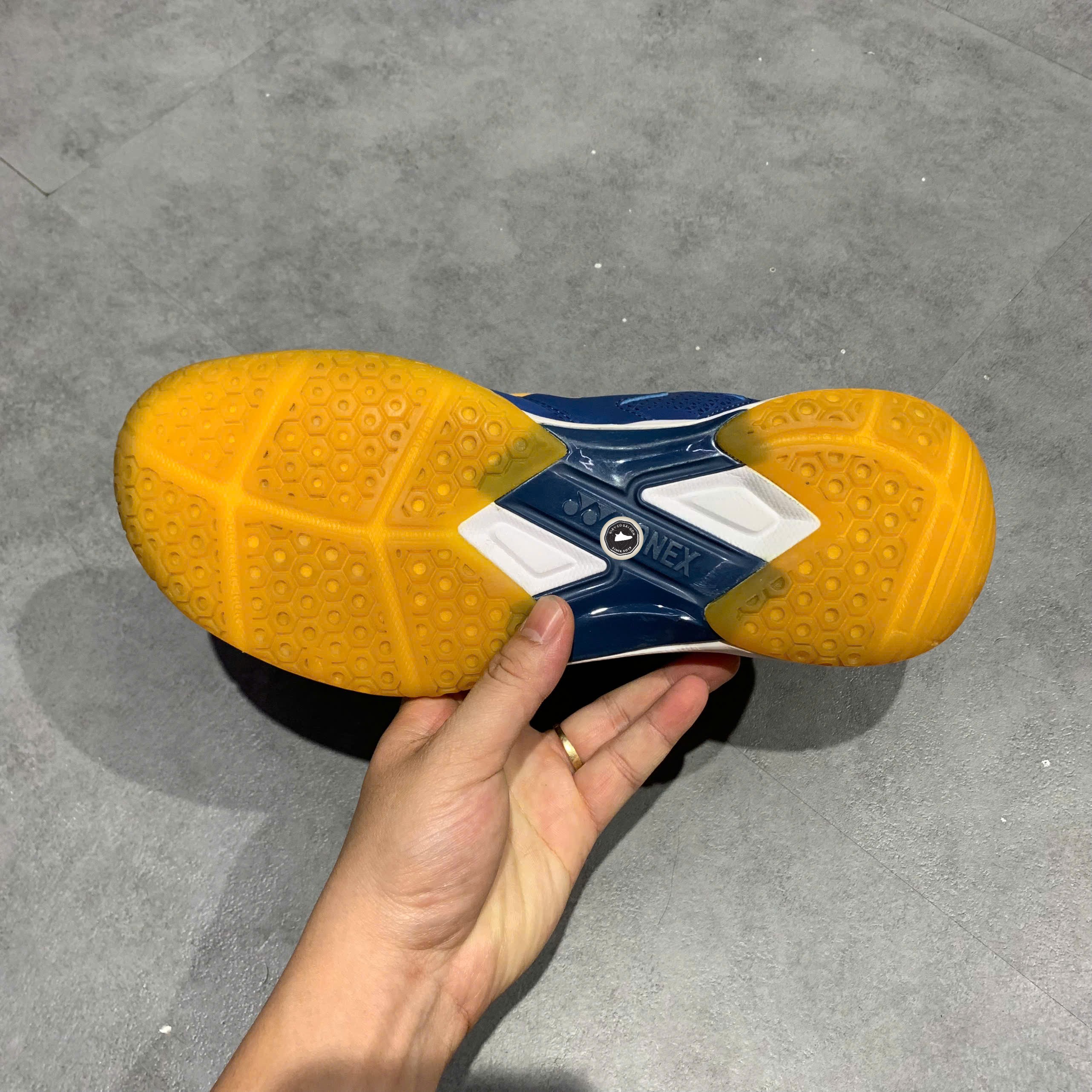 Giày Yonex Power Cushion - Size 42 - GIÀY 2HAND CHÍNH HÃNG PVN25035