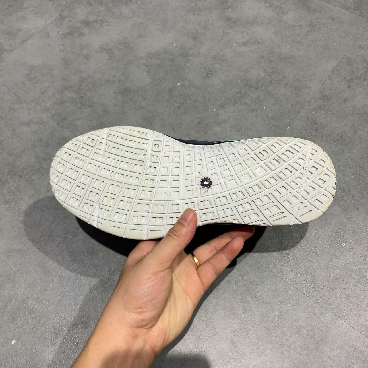 GIÀY CẦU LÔNG VICTOR VG111 BR - XANH NAVY CHÍNH HÃNG - Size 41 - GIÀY 2HAND CHÍNH HÃNG PVN25061