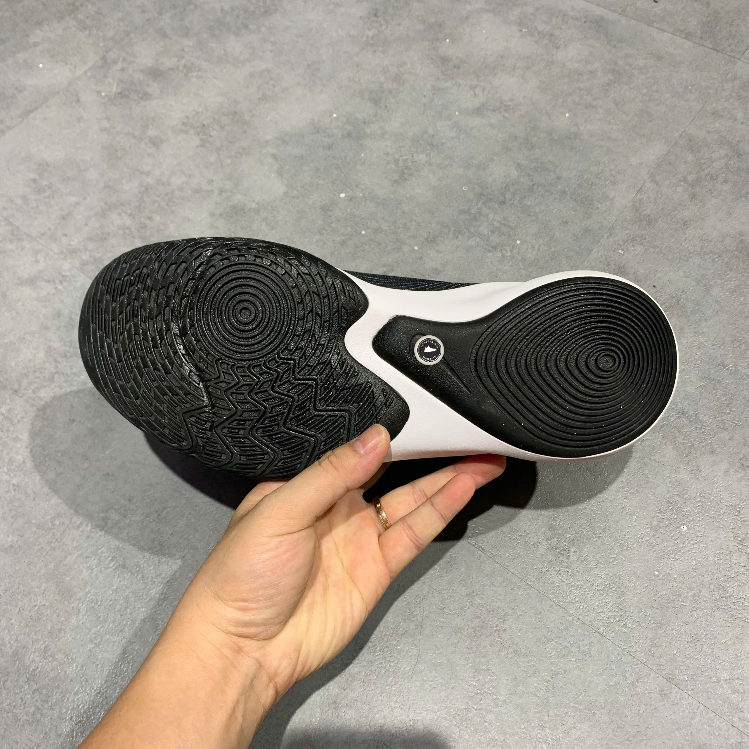 Nike Precision 4 Black White - CK1069-001 - Size 43 - GIÀY 2HAND CHÍNH HÃNG PVN25681