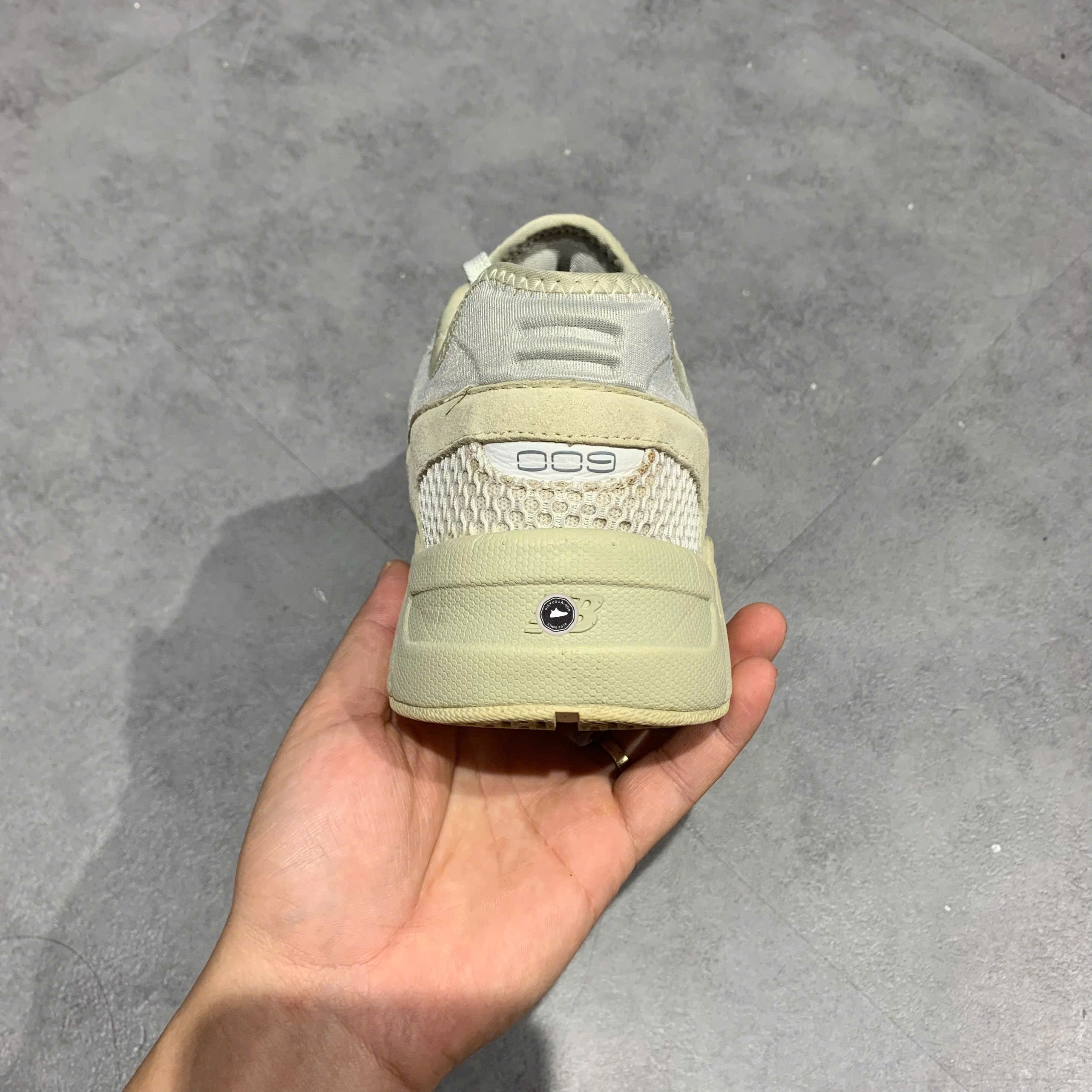 New Balance 009 Grey Off White - ML009SCC - Size 43 - GIÀY 2HAND CHÍNH HÃNG PVN25632