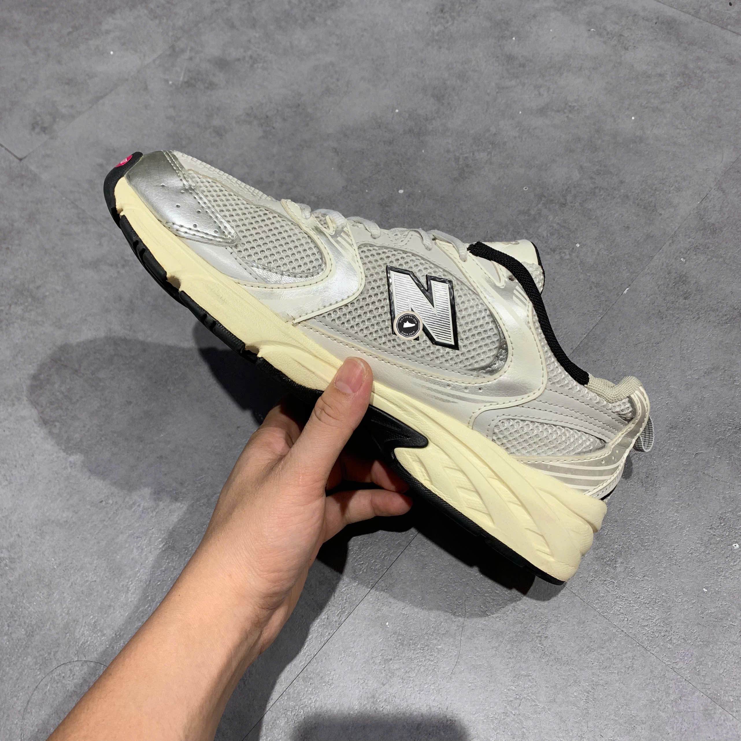 New Balance 530 Munsell White Silver Metallic - MR530EMA - Size 43.5 - GIÀY 2HAND CHÍNH HÃNG PVN25633
