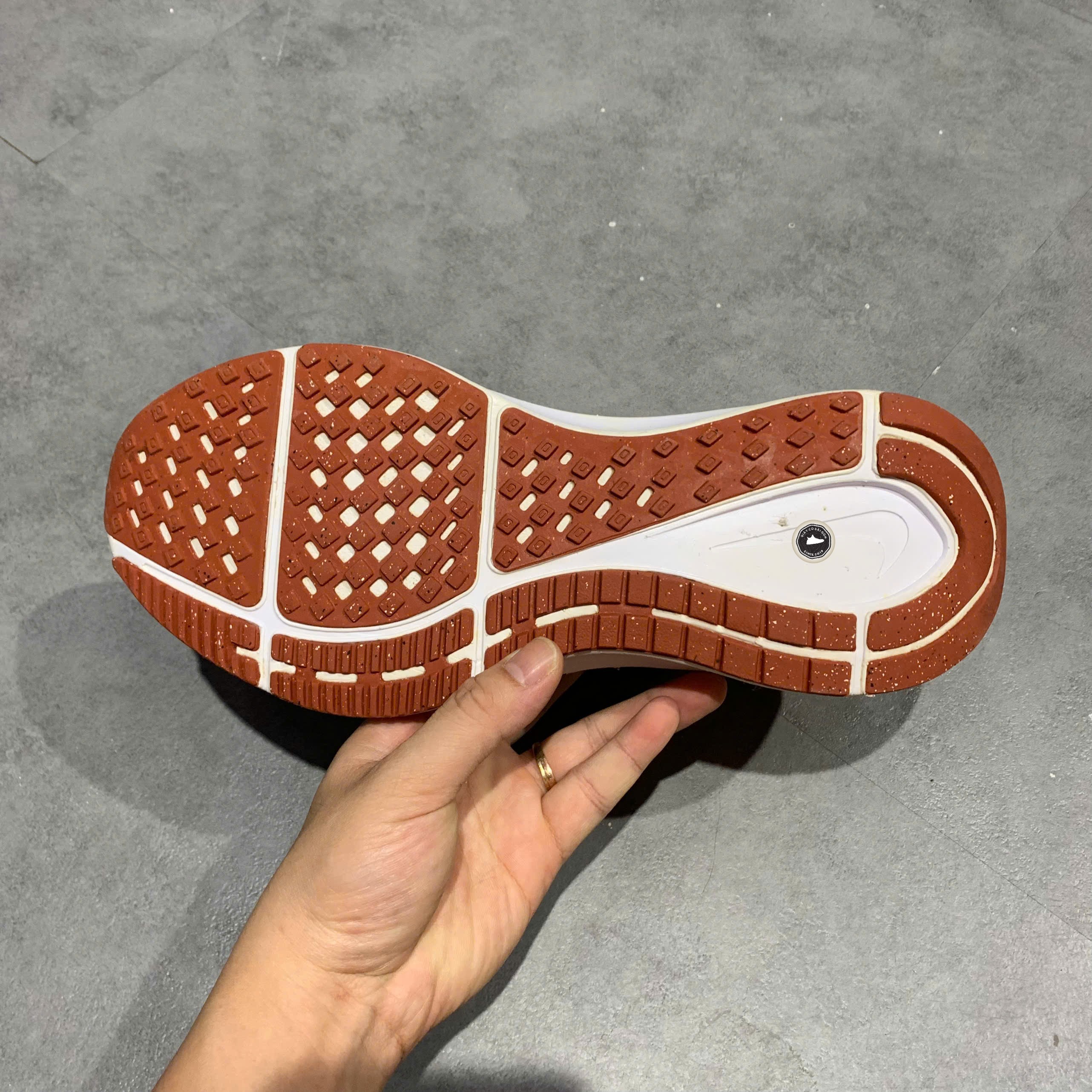 Nike Air Zoom Structure 25 Sea Glass University Red - DJ7883-001 - Size 42 - GIÀY 2HAND CHÍNH HÃNG PVN25534