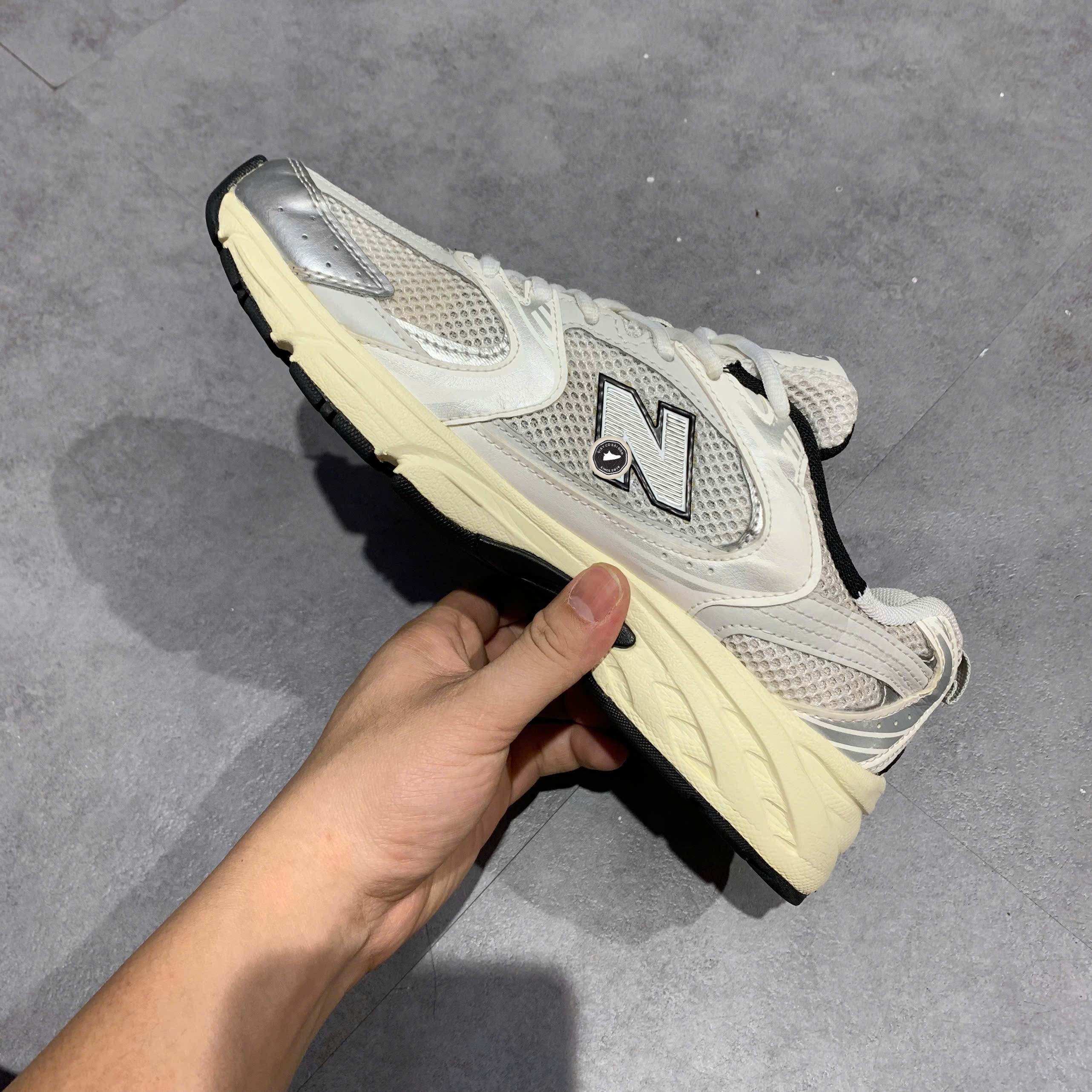 New Balance 530 White Metallic Silver - MR530TA - Size 40.5 - GIÀY 2HAND CHÍNH HÃNG PVN25367