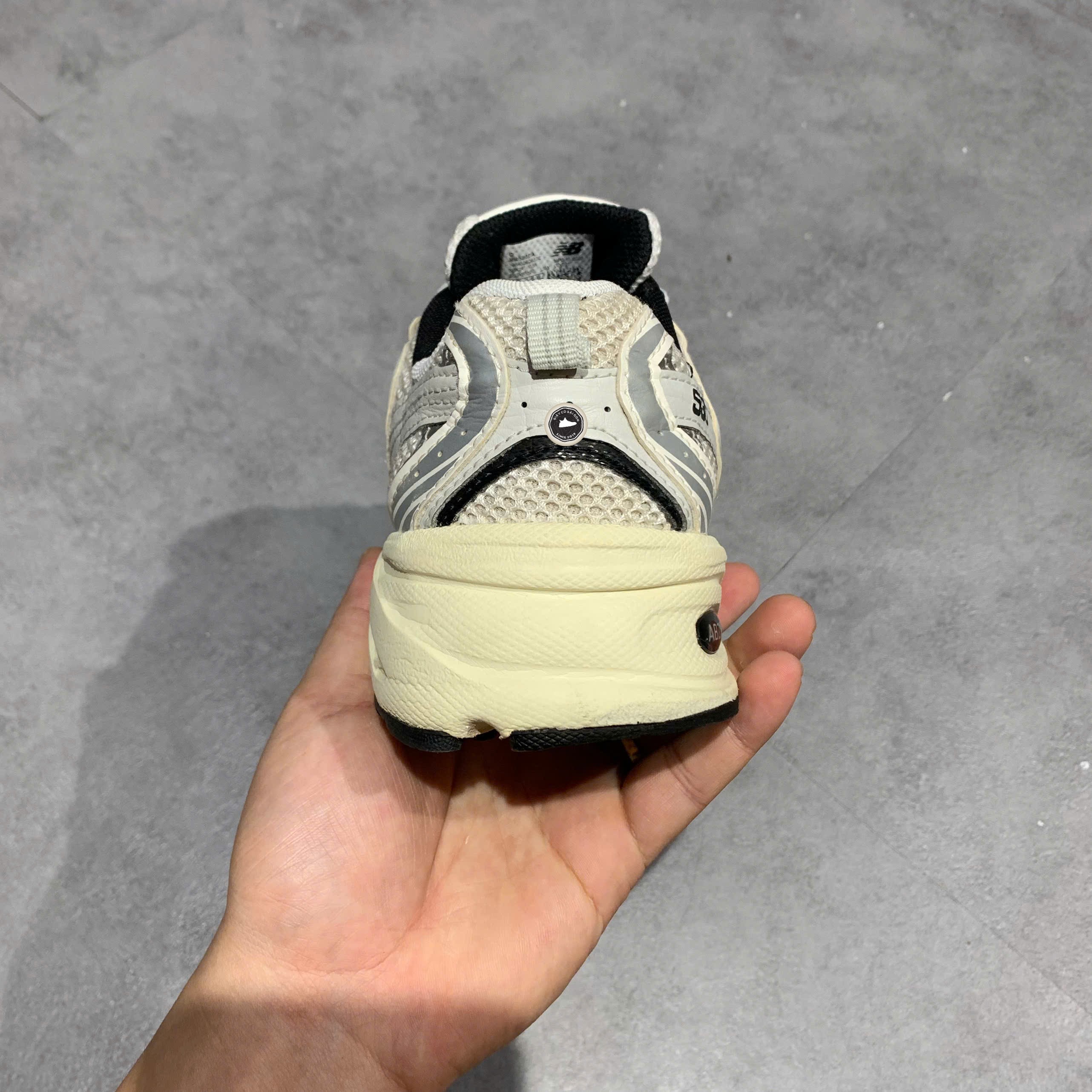 New Balance 530 White Metallic Silver - MR530TA - Size 40.5 - GIÀY 2HAND CHÍNH HÃNG PVN25367