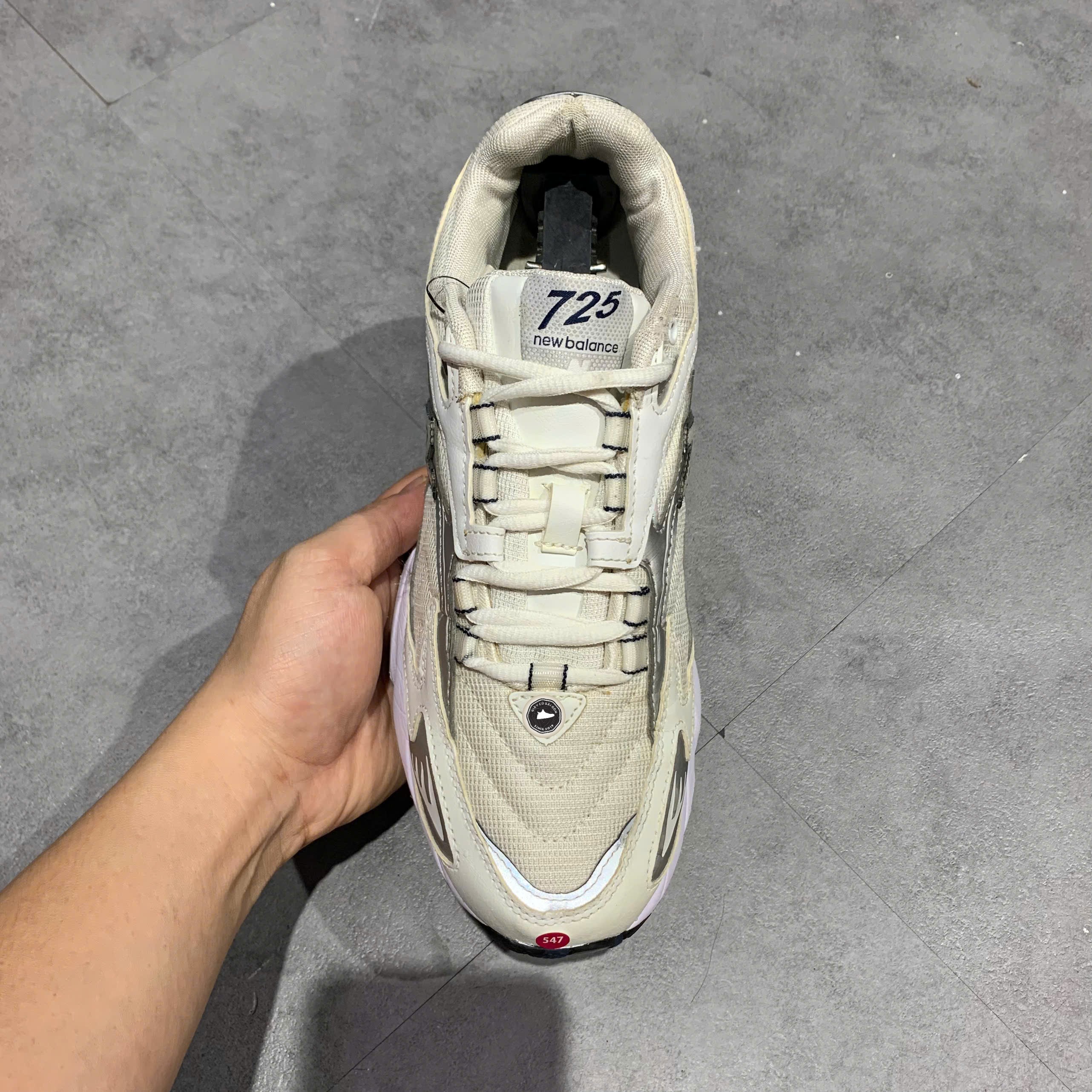 Giày Chạy Bộ New Balance 725 Moonbeam - ML725G - Size 40 - GIÀY 2HAND CHÍNH HÃNG PVN25284