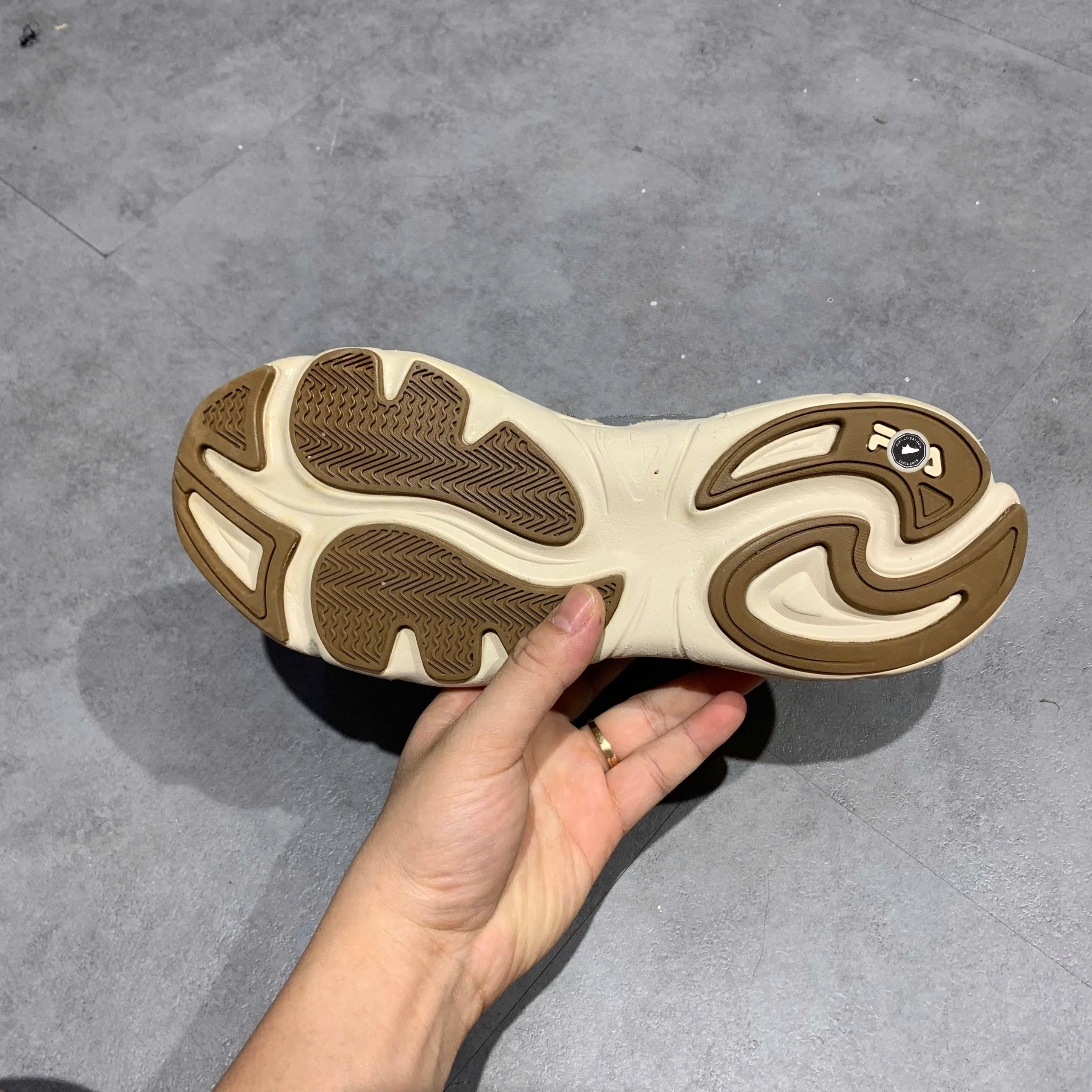Giày Pickleball FILA Ray Tracer Grey Beige - 1RM01153-050 - Size 40 - GIÀY 2HAND CHÍNH HÃNG PVN25299
