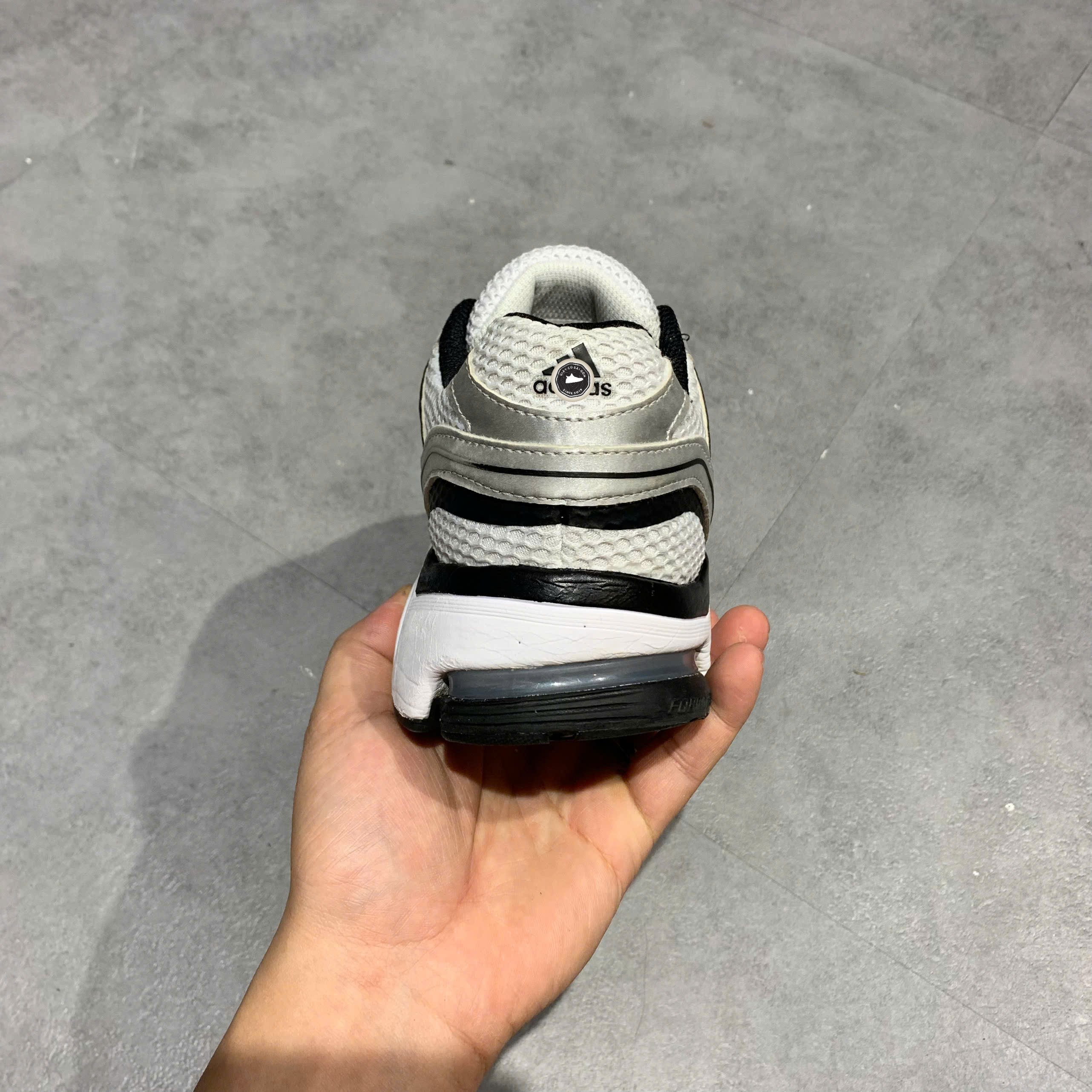 Giày Chạy Bộ Adidas Supernova Cushion 7 White Black Silver - GW6786 - Size 40 - GIÀY 2HAND CHÍNH HÃNG PVN