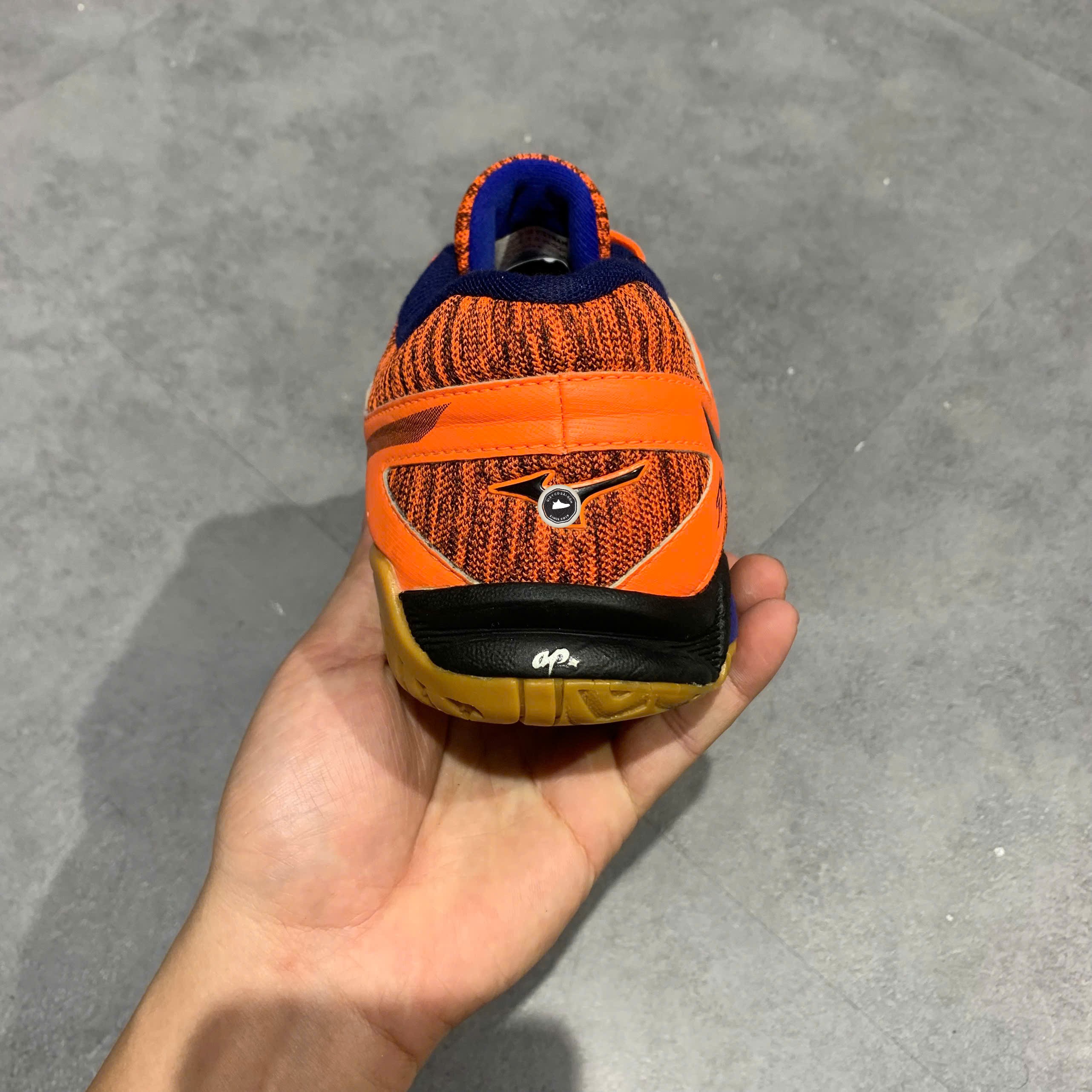 Mizuno Wave Medal Z2 Orange Black Blue - 81GA191054 - Size 40 - GIÀY 2HAND CHÍNH HÃNG PVN25476