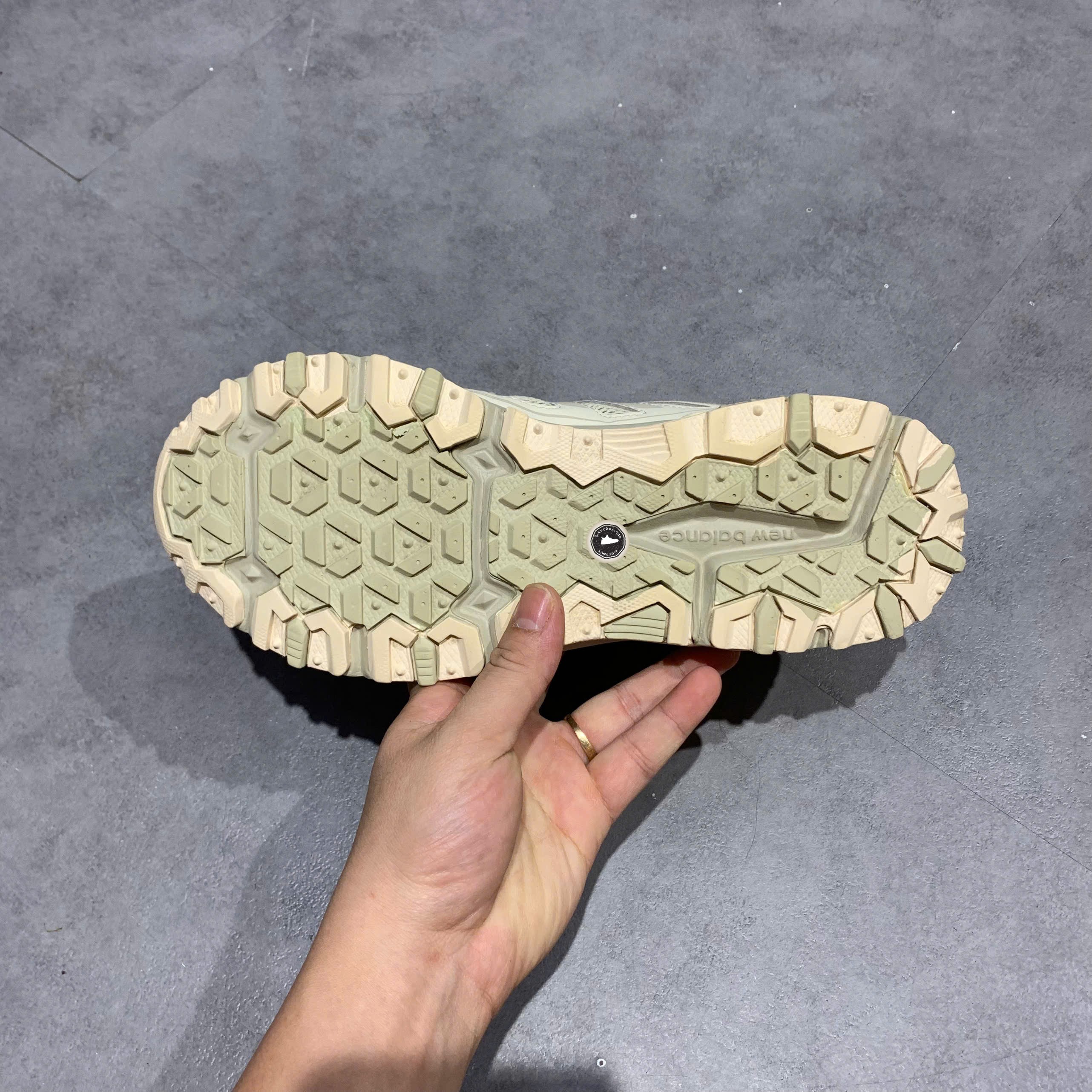 New Balance 410v7 Trail 'Incense Beige' - MT410SA7 - Size 40.5 - GIÀY 2HAND CHÍNH HÃNG PVN25344