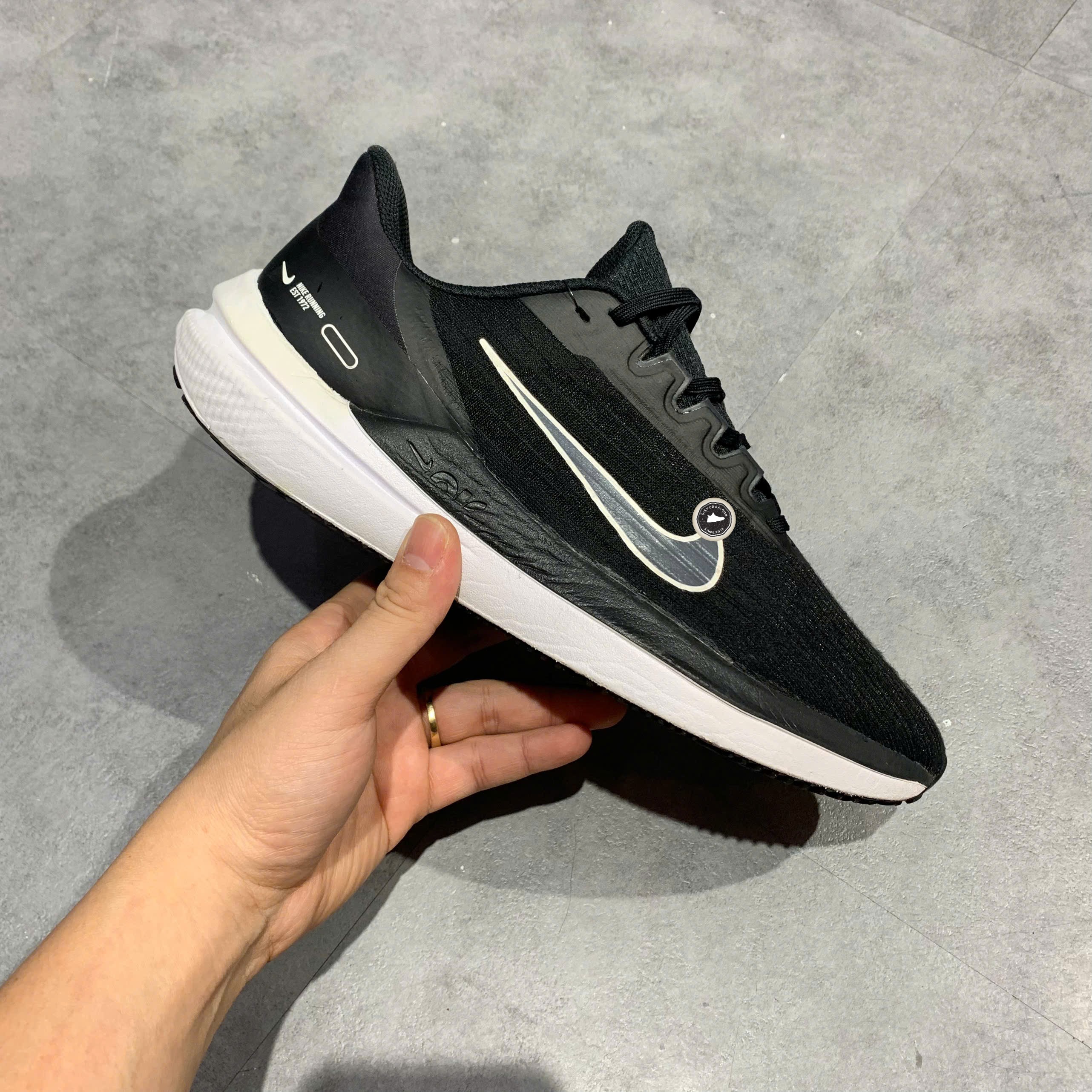 Nike Air Zoom Winflo 10 Black White - DV4022-001 - Size 41 1/3 - GIÀY 2HAND CHÍNH HÃNG PVN25405