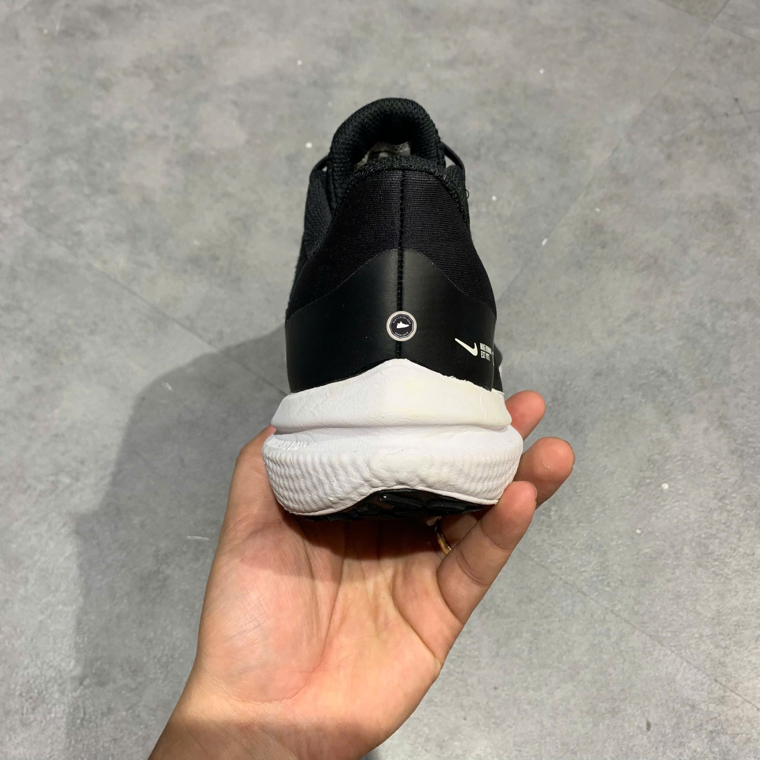 Nike Air Zoom Winflo 10 Black White - DV4022-001 - Size 41 1/3 - GIÀY 2HAND CHÍNH HÃNG PVN25405