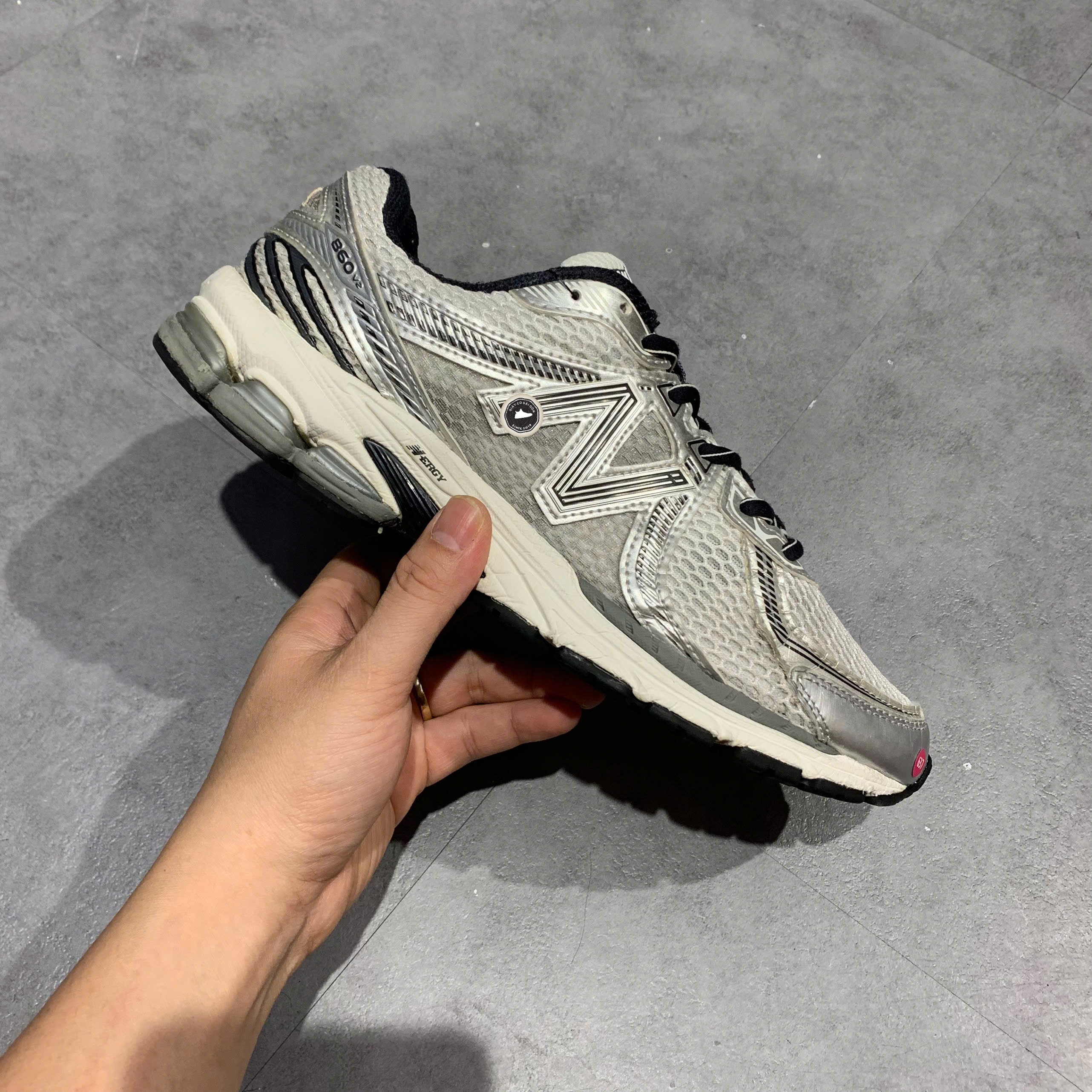 New Balance 860v2 Silver Black - ML860XD - Size 41.5 - GIÀY 2HAND CHÍNH HÃNG PVN25408