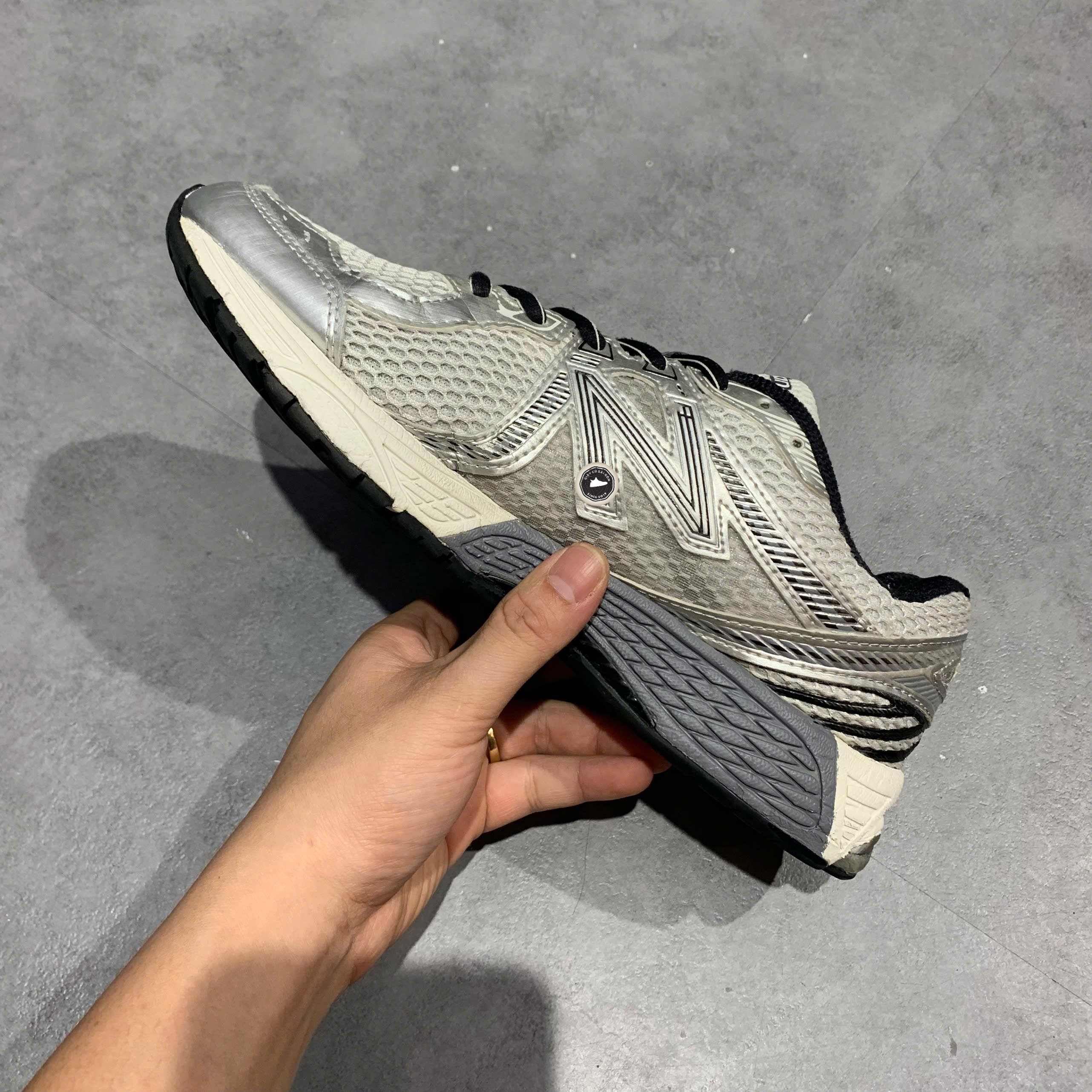 New Balance 860v2 Silver Black - ML860XD - Size 41.5 - GIÀY 2HAND CHÍNH HÃNG PVN25408