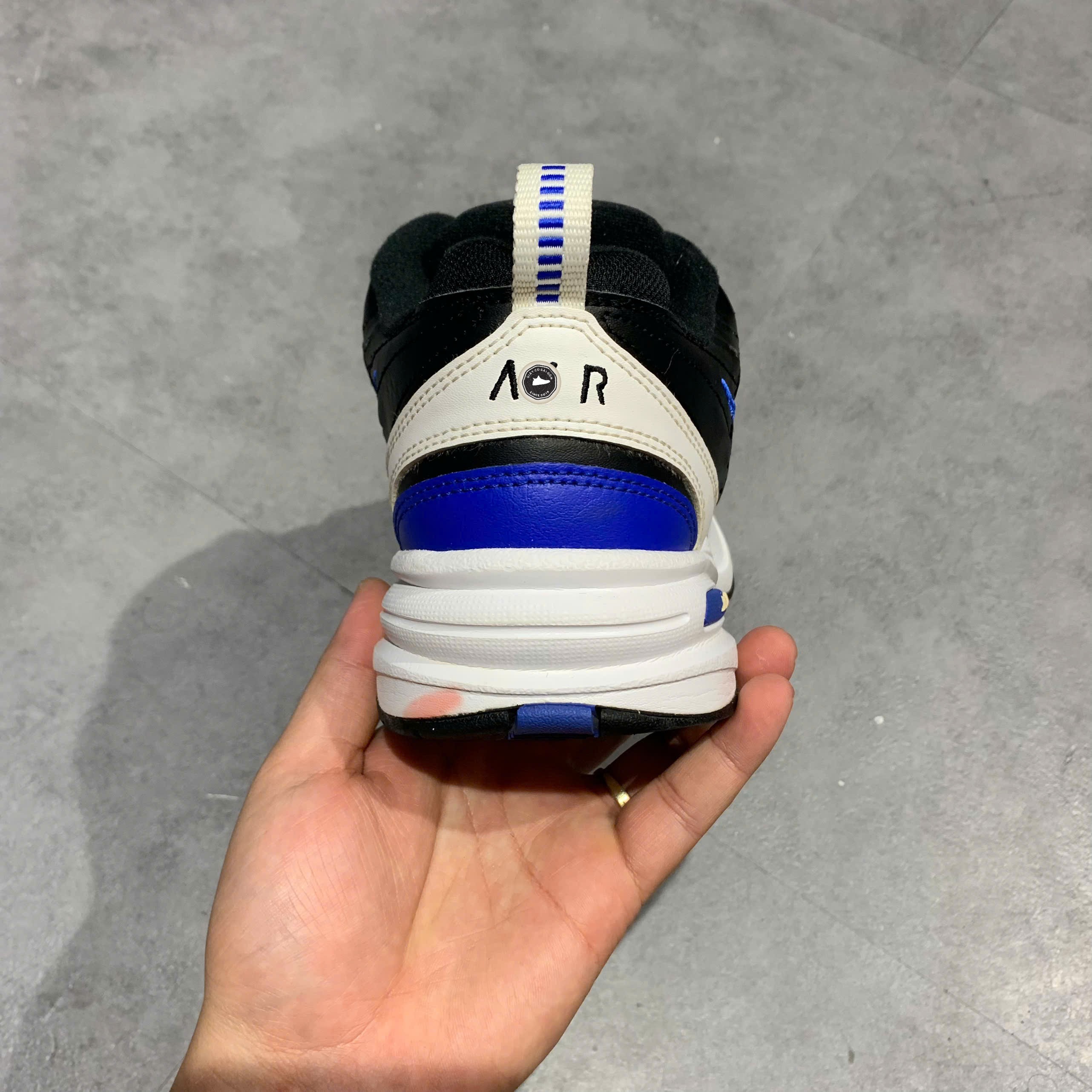 Nike Air Monarch IV White Black Royal Blue - 415445-102 - Size 41 - GIÀY 2HAND CHÍNH HÃNG PVN25401