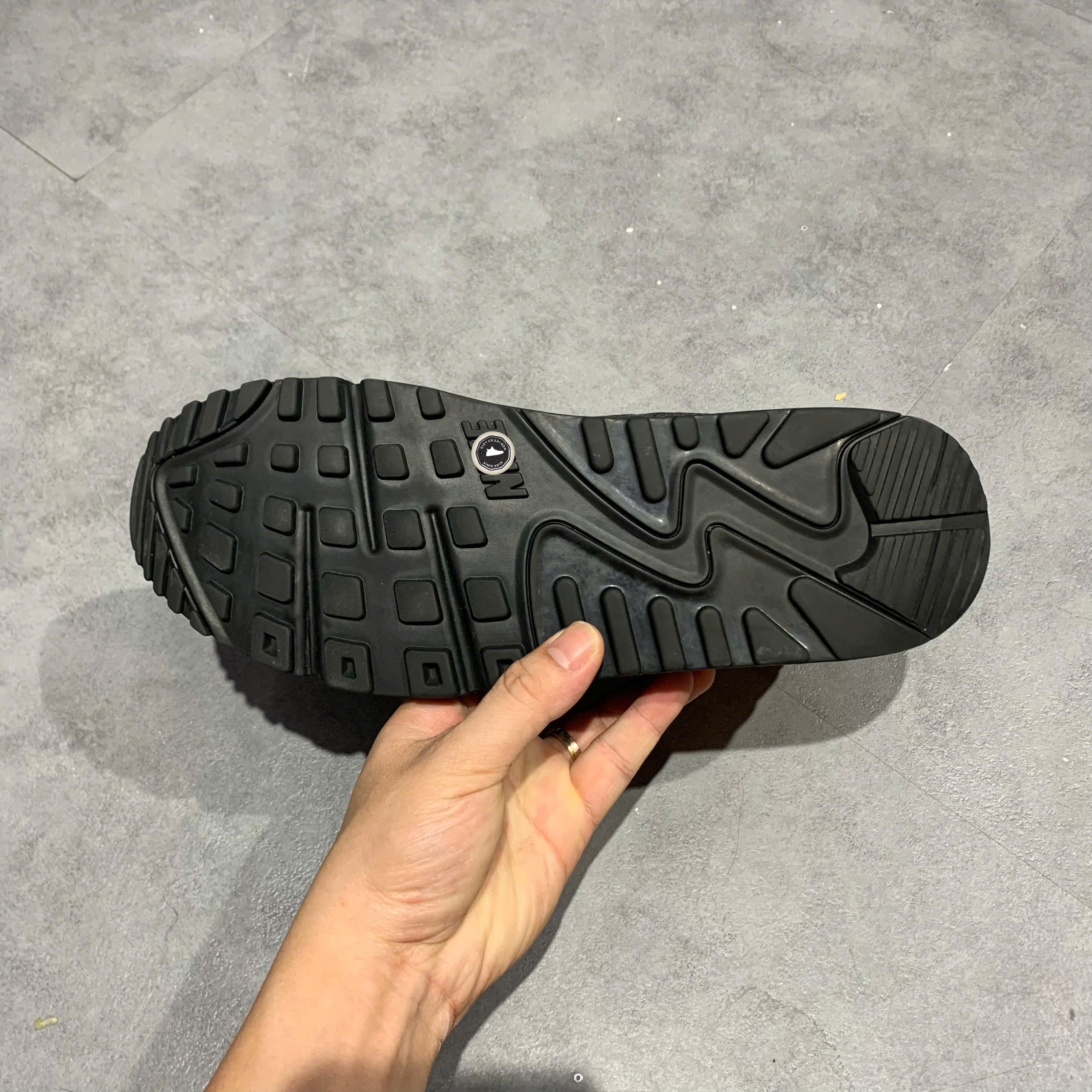 Nike Air Max 90 Triple Black Leather - CZ5594-001 - Size 42.5 - GIÀY 2HAND CHÍNH HÃNG PVN25535