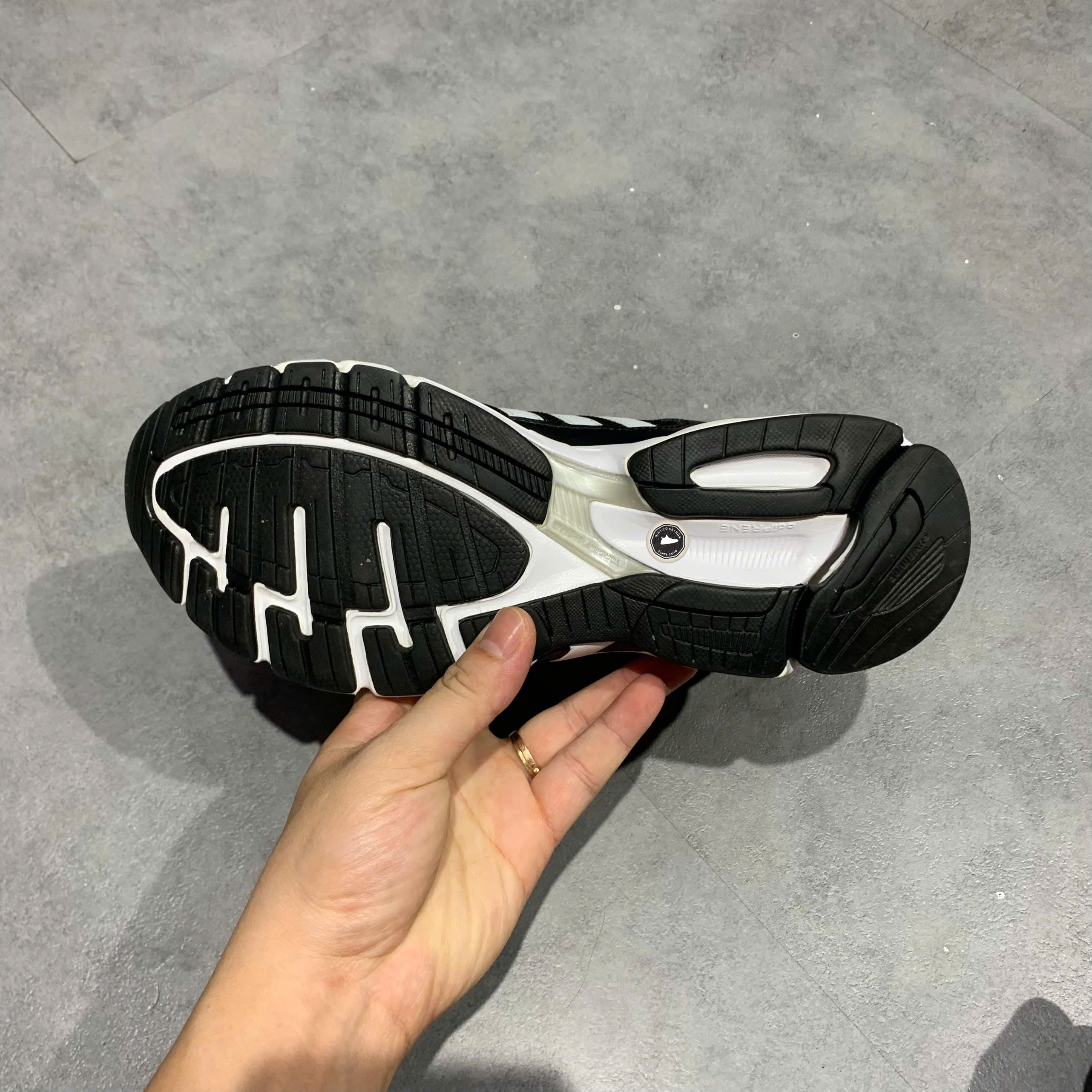 adidas Equipment 10 U Black White - FW9995 - Size 40 - GIÀY 2HAND CHÍNH HÃNG PVN25765
