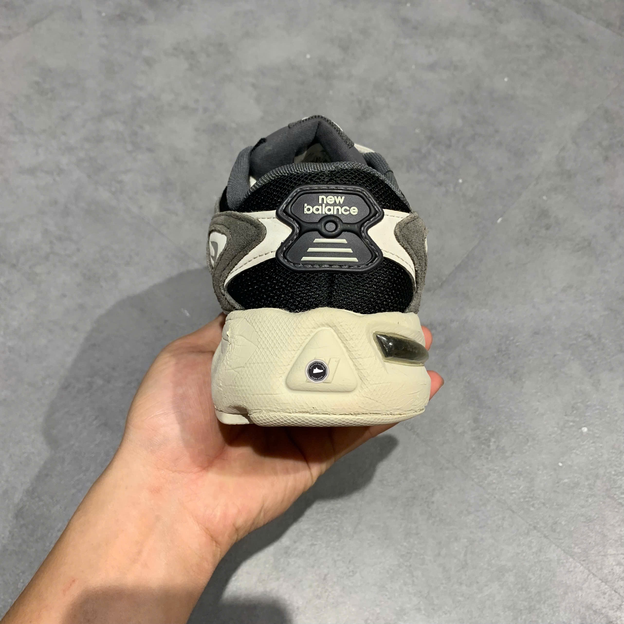 New Balance 725 'Magnet Black' - ML725AC - Size 42 - GIÀY 2HAND CHÍNH HÃNG PVN25831