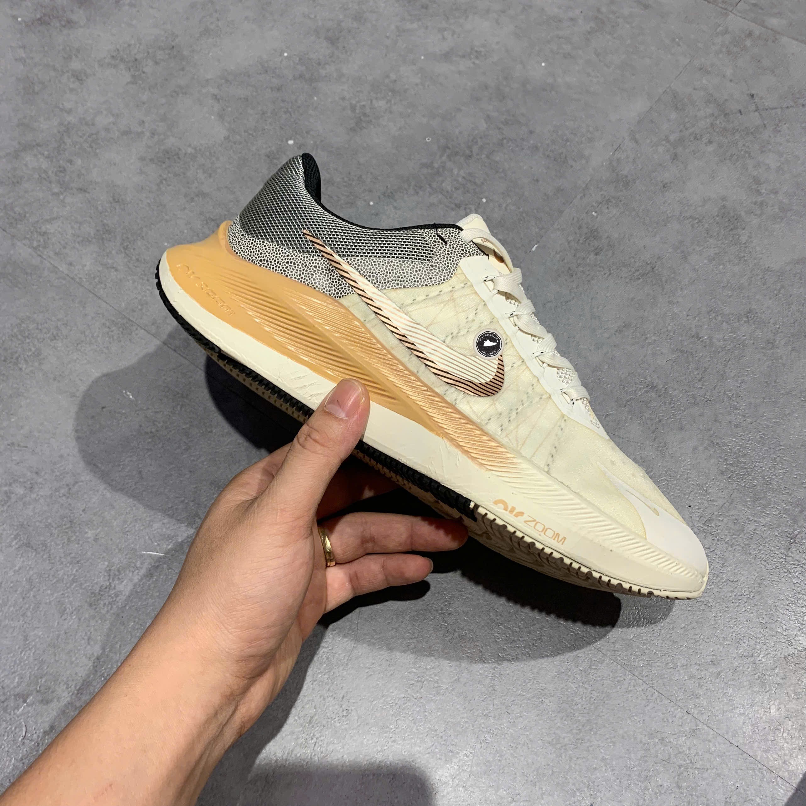 Nike Air Zoom Winflo 8 'Sail Cashmere' - DA3056-101 - Size 39 - GIÀY 2HAND CHÍNH HÃNG PVN26267