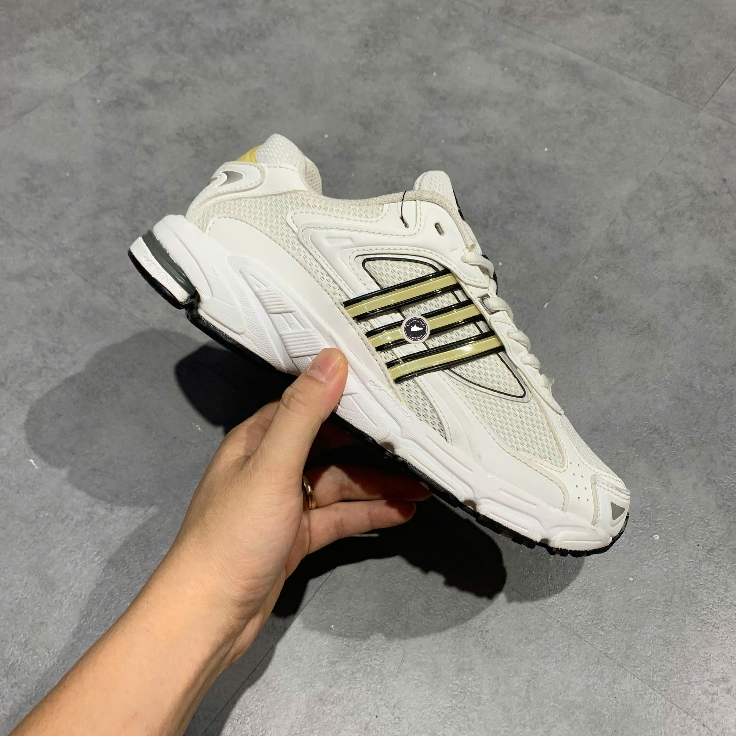 Adidas Response CL Cloud White Gold Metallic - FX6166 - Size 38 2/3 - GIÀY 2HAND CHÍNH HÃNG PVN26214