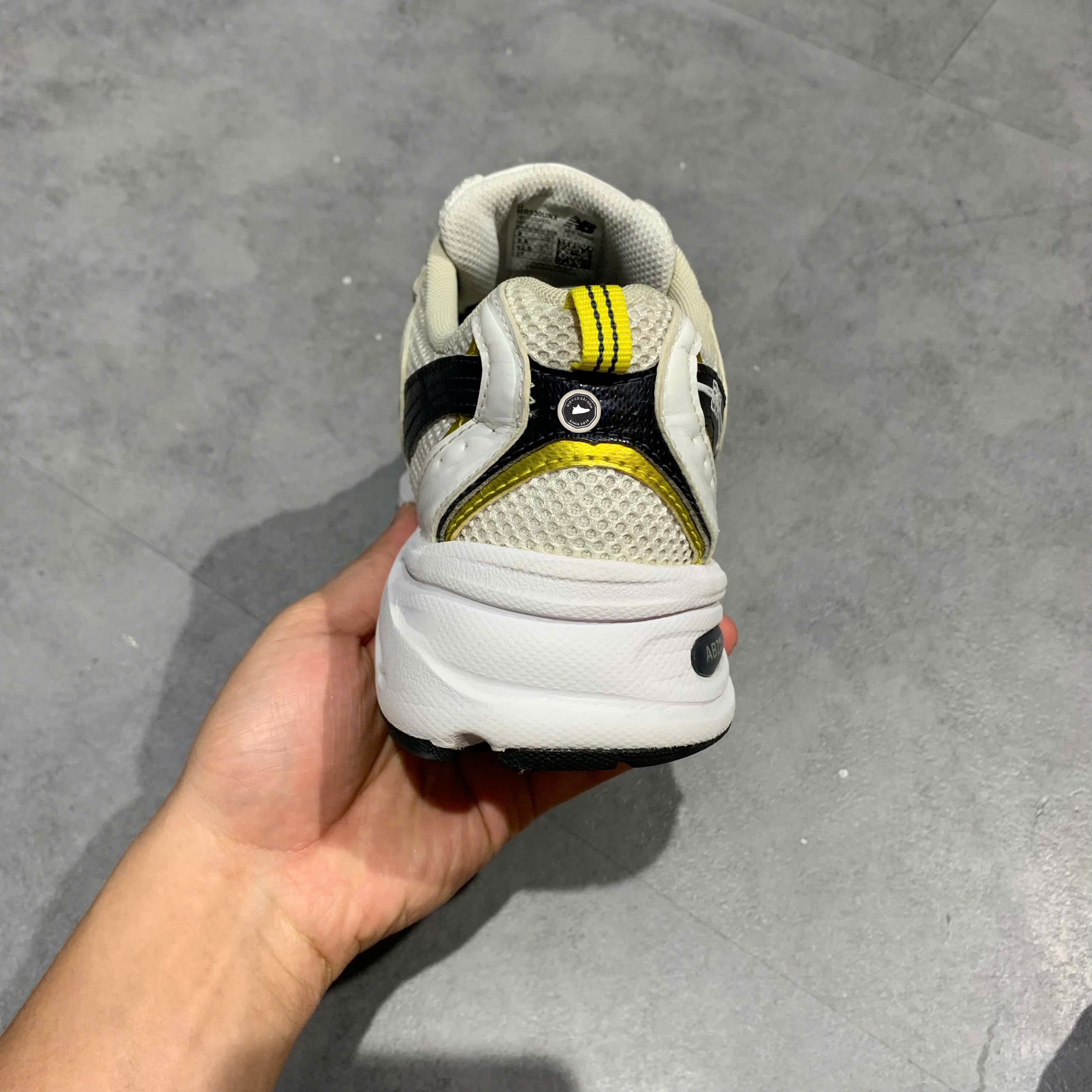 New Balance 530 'Munsell White Citra Yellow' - MR530UNX - Size 42.5 - GIÀY 2HAND CHÍNH HÃNG PVN25618