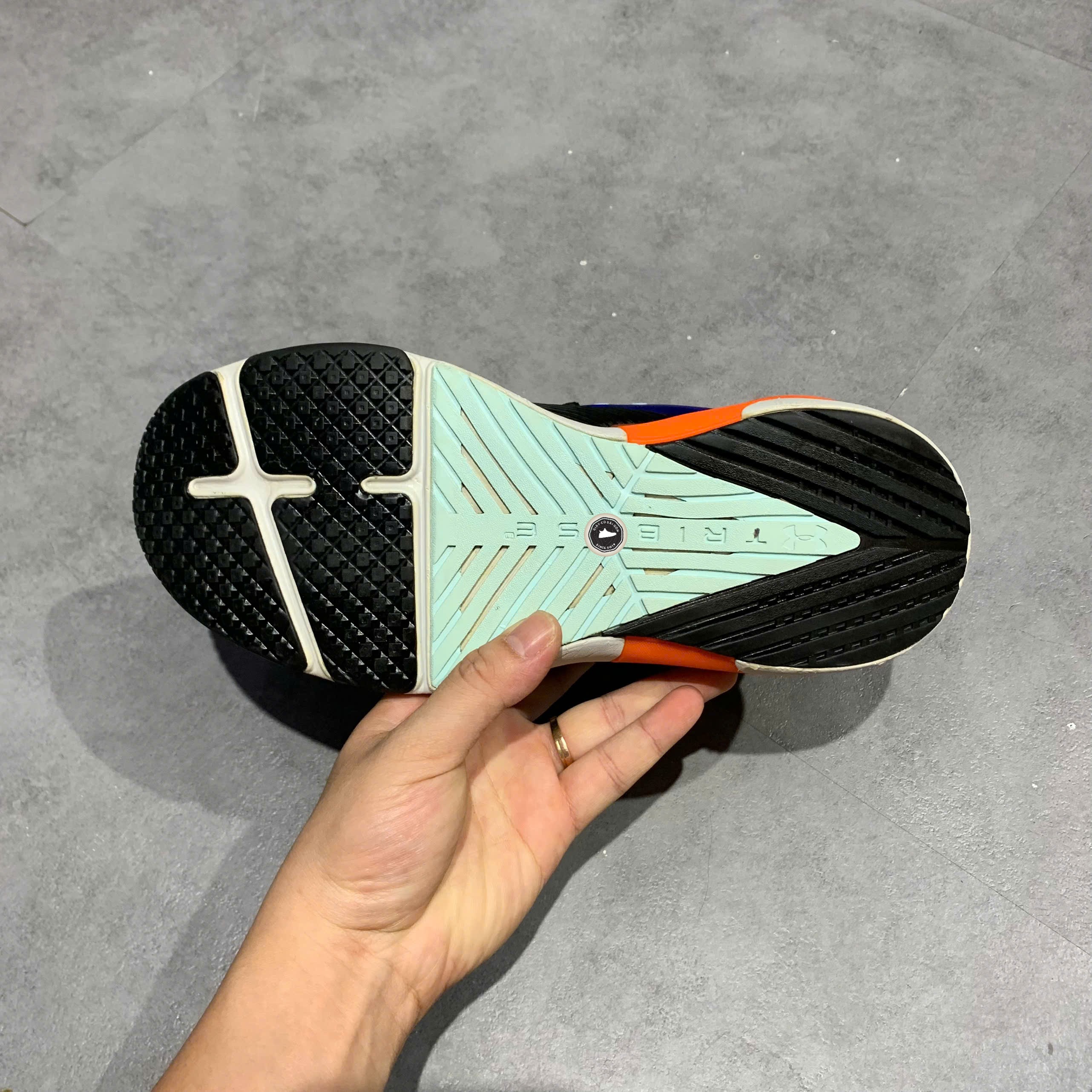 Under Armour HOVR Apex 2 Black Blue Orange - 3023007-003 - Size 42 - GIÀY 2HAND CHÍNH HÃNG PVN25613