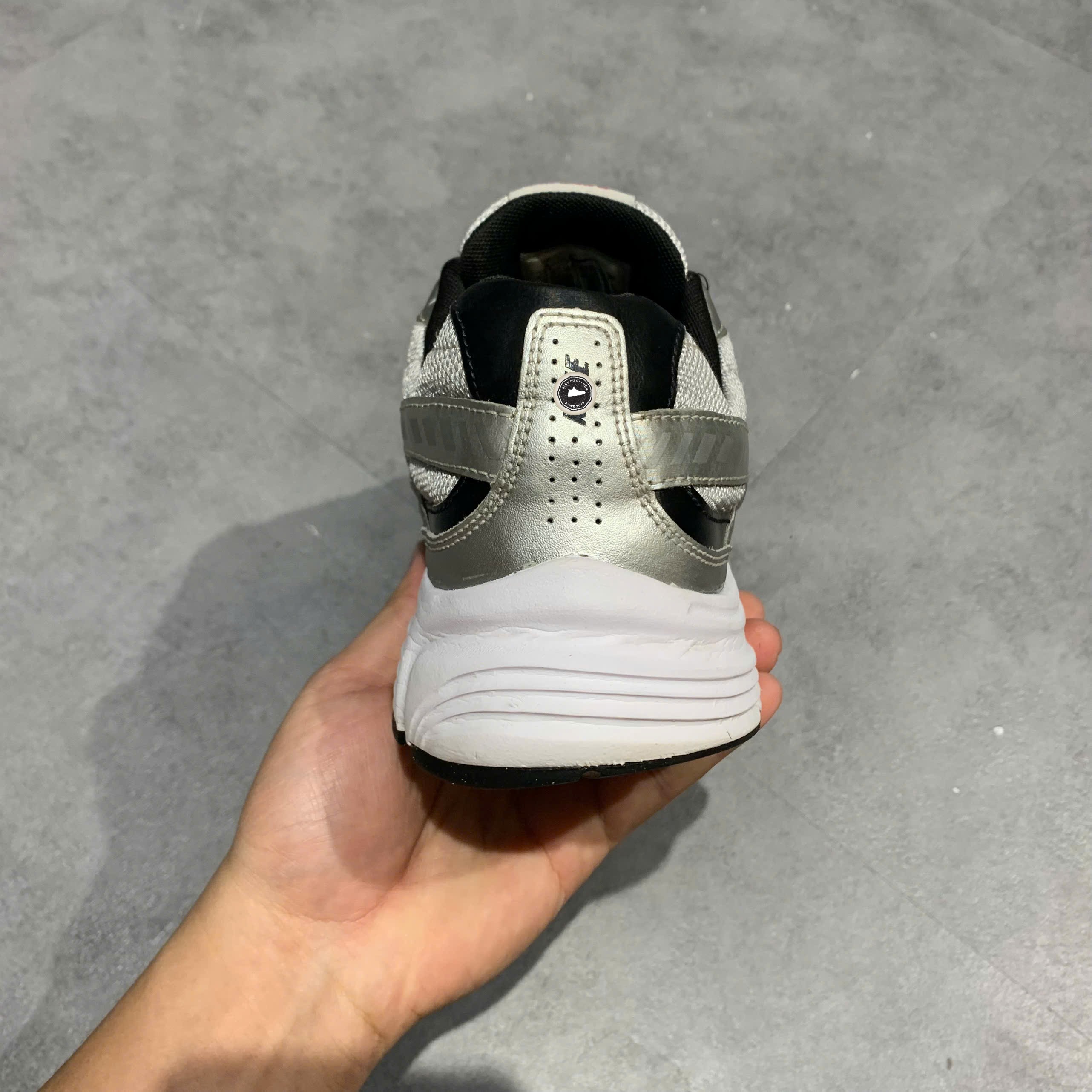 Nike Initiator Metallic Silver Black Red - 394055-001 - Size 42.5 - GIÀY 2HAND CHÍNH HÃNG PVN25553
