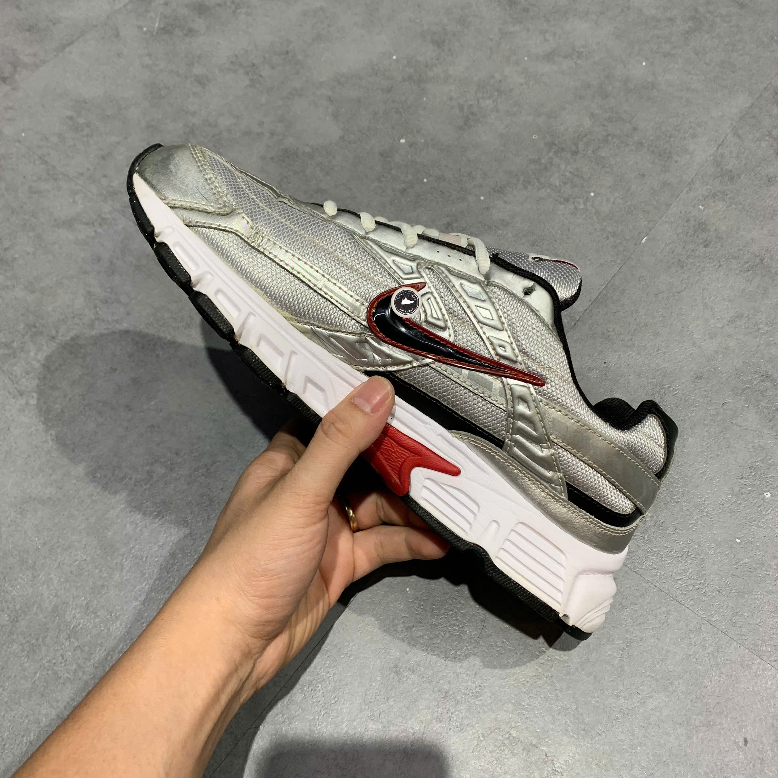 Nike Initiator Metallic Silver Black Red - 394055-001 - Size 42.5 - GIÀY 2HAND CHÍNH HÃNG PVN25553