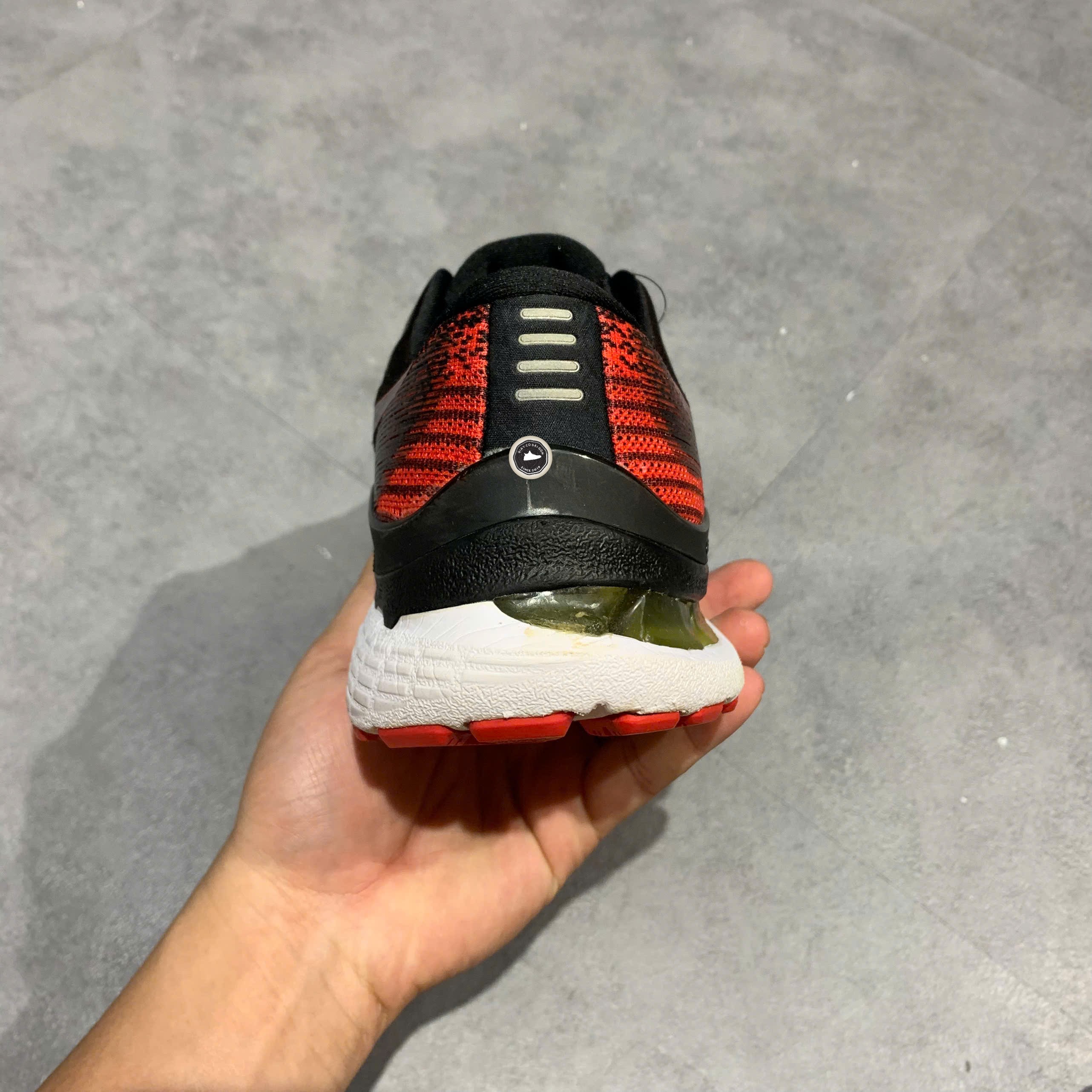 ASICS Gel-Kayano 28 Black Electric Red - 1011B189 - Size 42.5 - GIÀY 2HAND CHÍNH HÃNG PVN25548