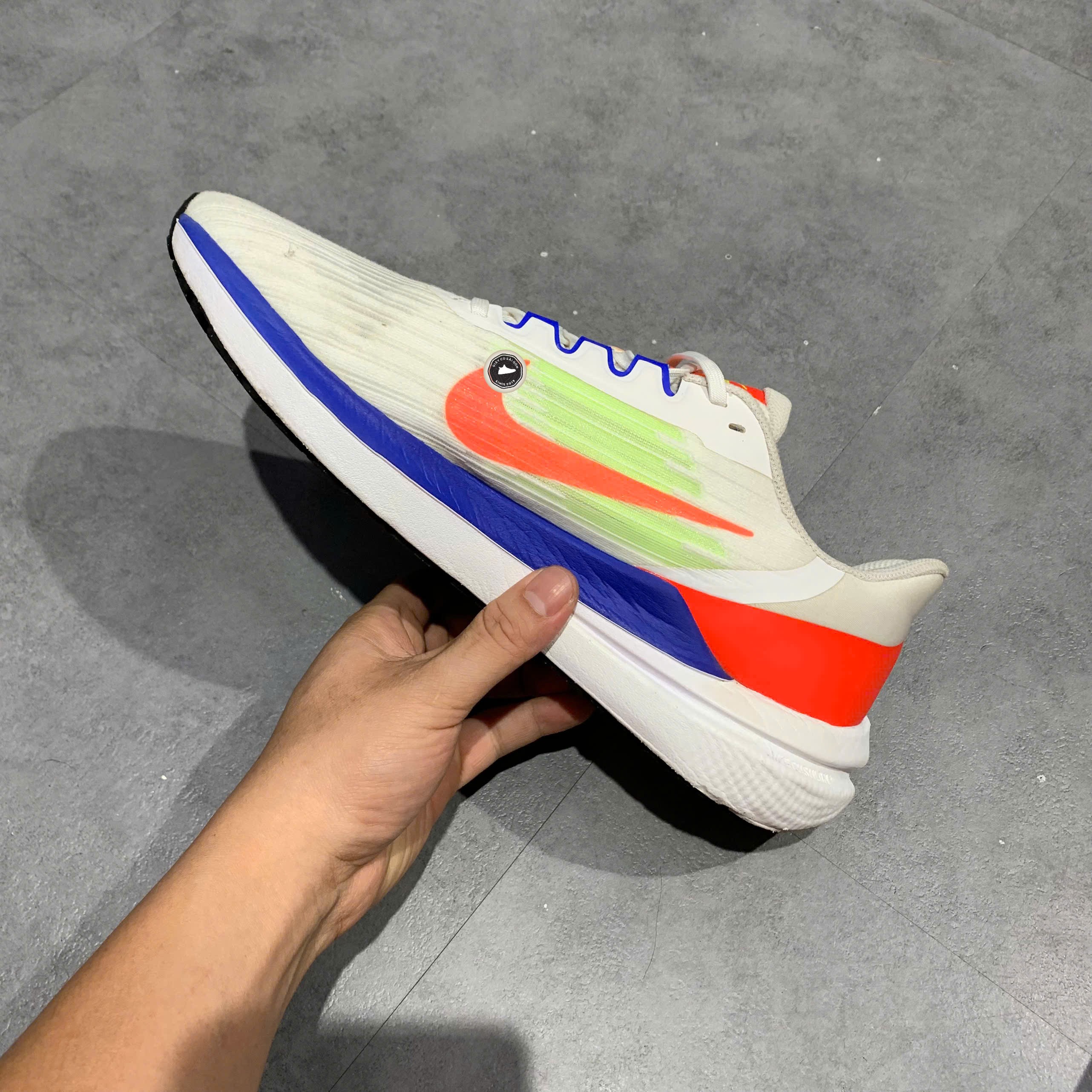 Nike Air Zoom Winflo 9 White Bright Crimson - DX3355-100 - Size 43 - GIÀY 2HAND CHÍNH HÃNG PVN26294