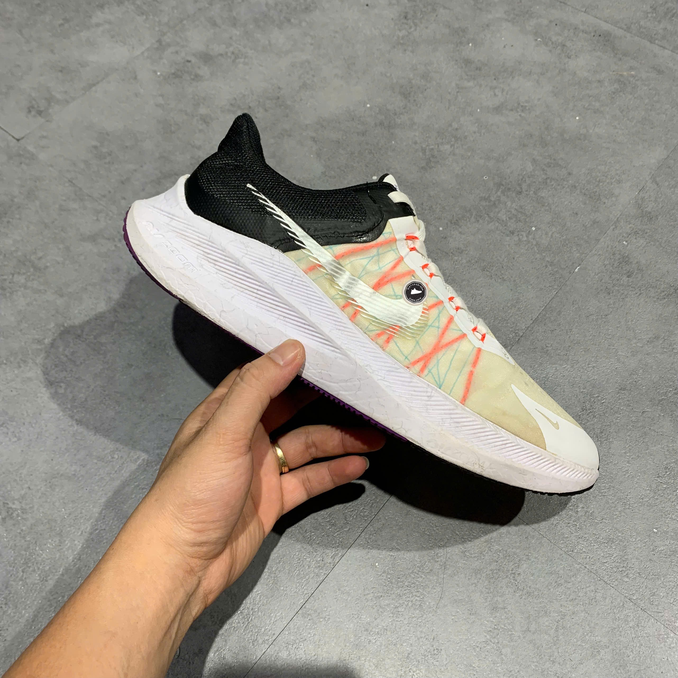 Nike Air Zoom Winflo 8 White Flash Crimson - CW3419-101 - Size 42.5 - GIÀY 2HAND CHÍNH HÃNG PVN26252