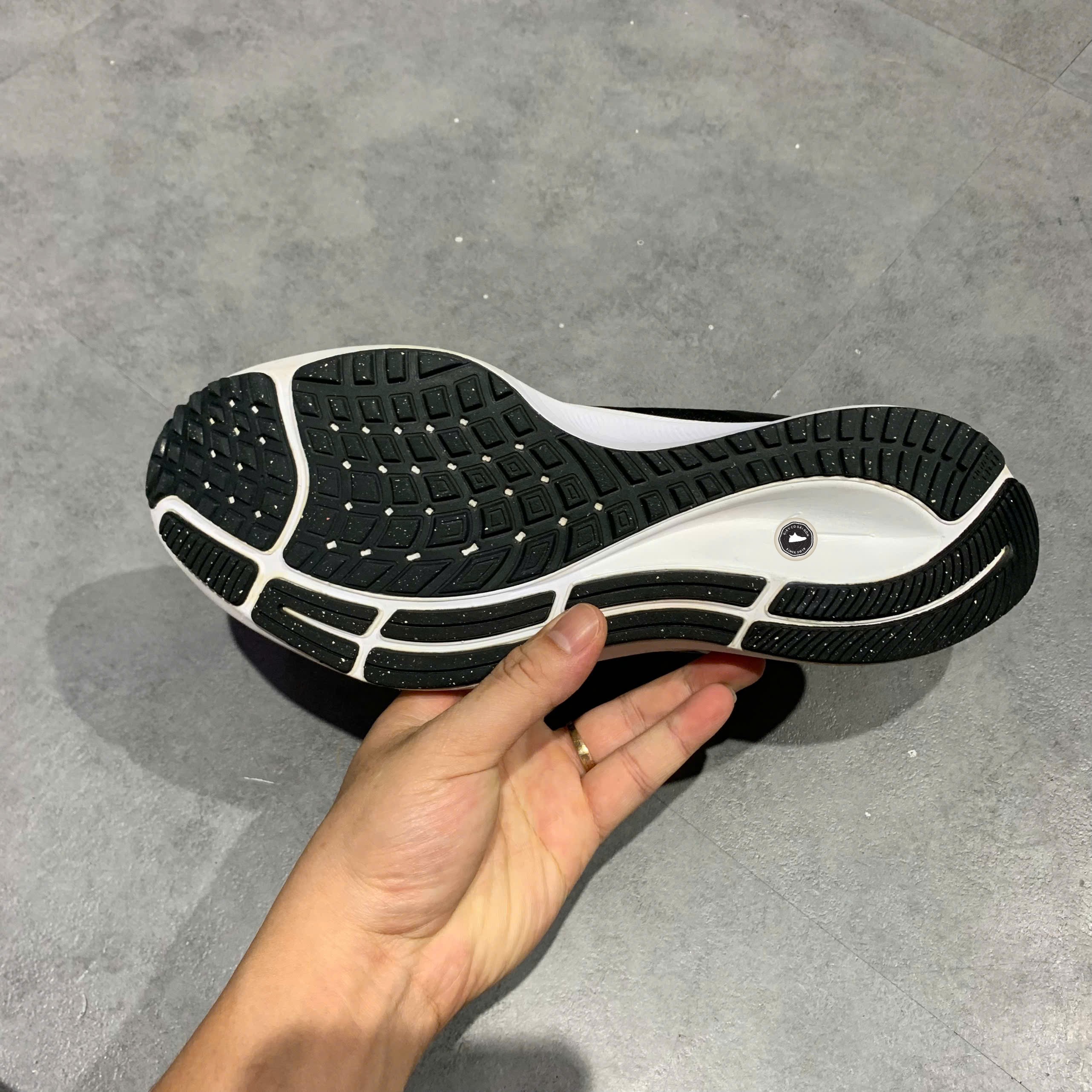 Nike Air Zoom Pegasus 38 'Black White' - CW7356-002 - Size 40 - GIÀY 2HAND CHÍNH HÃNG PVN26317