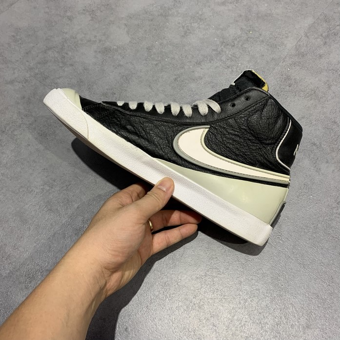 2HAND giày Nike Blazer Mid 77 Infinite DA7233-001 SIZE 42 PVN13135