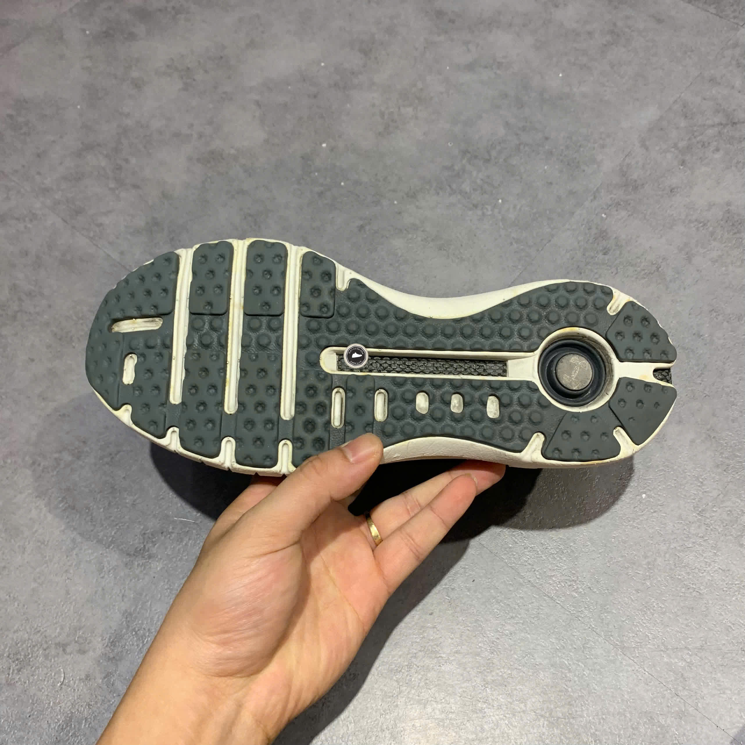 UNDER ARMOUR HOVR PHANTOM SE 3021587-001 - SIZE 40 - GIÀY 2HAND CHÍNH HÃNG