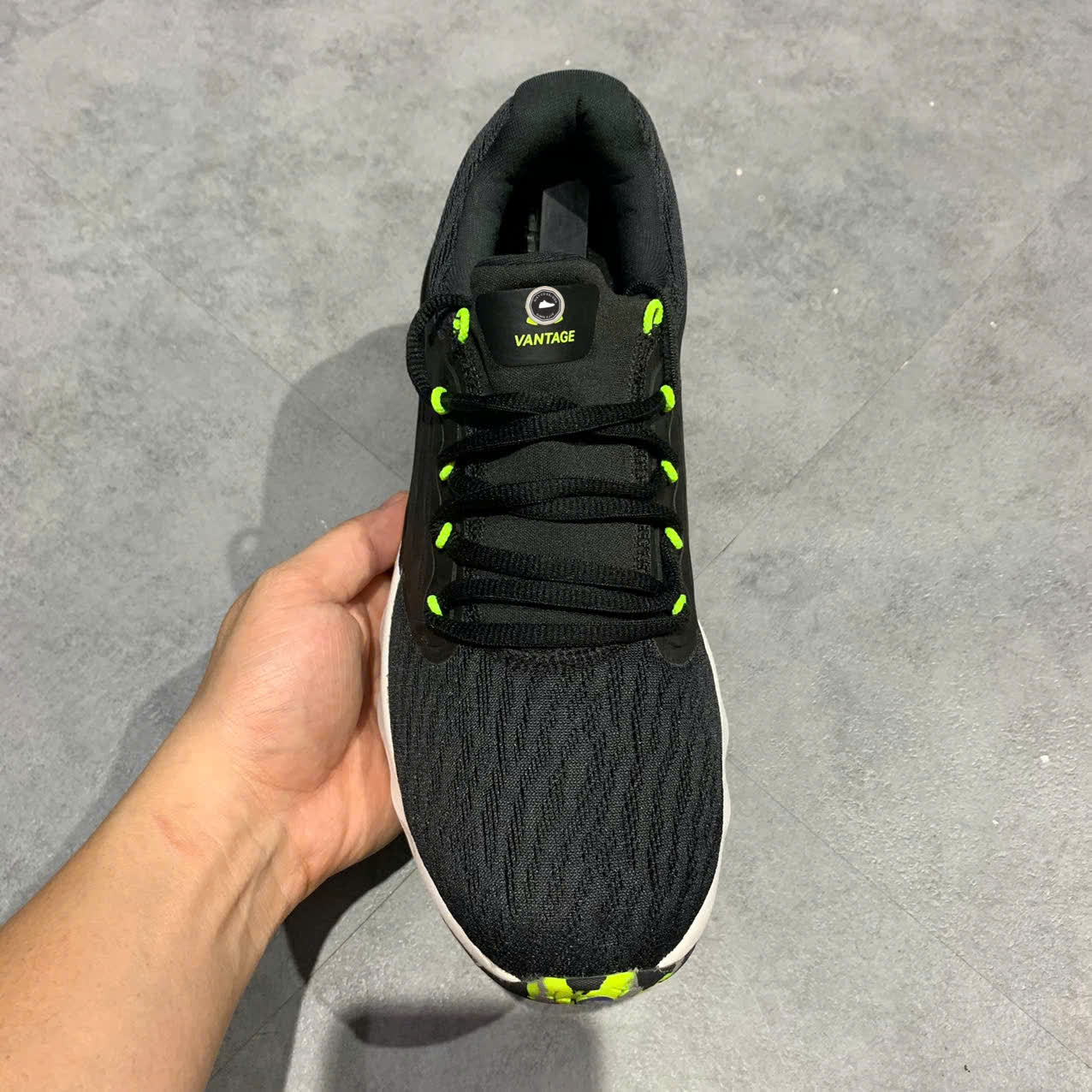 UNDER ARMOUR CHARGED VANTAGE MARBLE 3024734-002 SIZE 41 GIÀY 2HAND CHÍNH HÃNG [PVN19639]