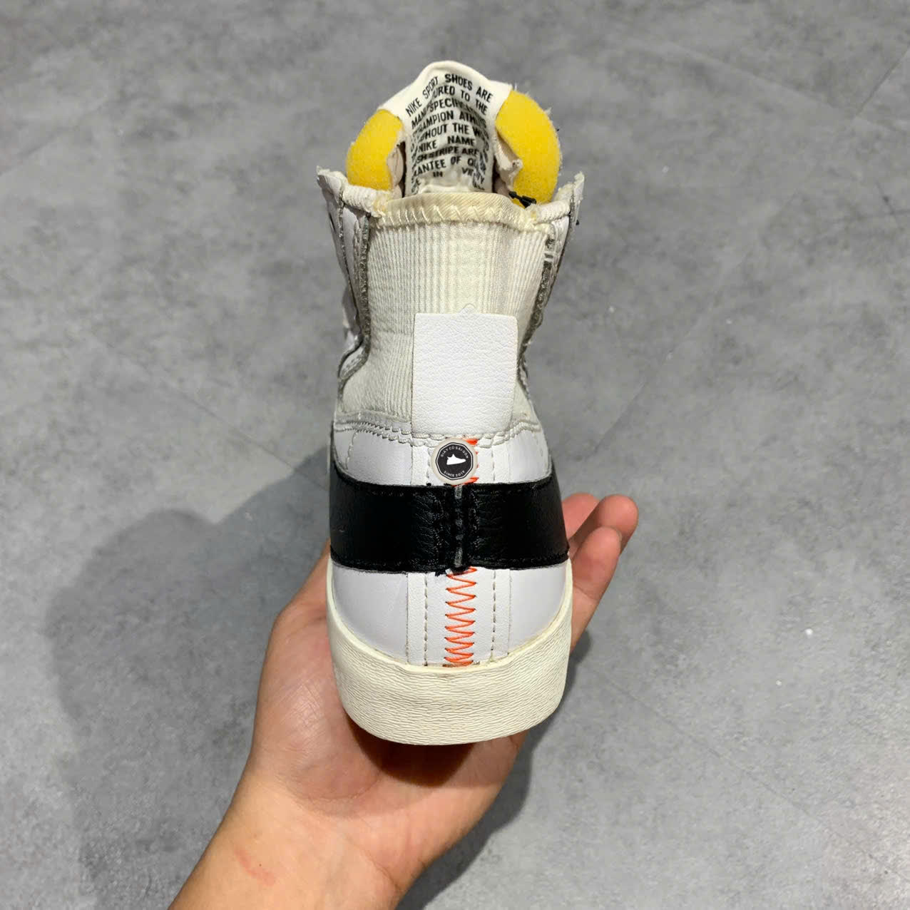 NIKE BLAZER MID ’77 VINTAGE WHITE BLACK DQ1471-100 SIZE 41 GIÀY 2HAND CHÍNH HÃNG PVN19542