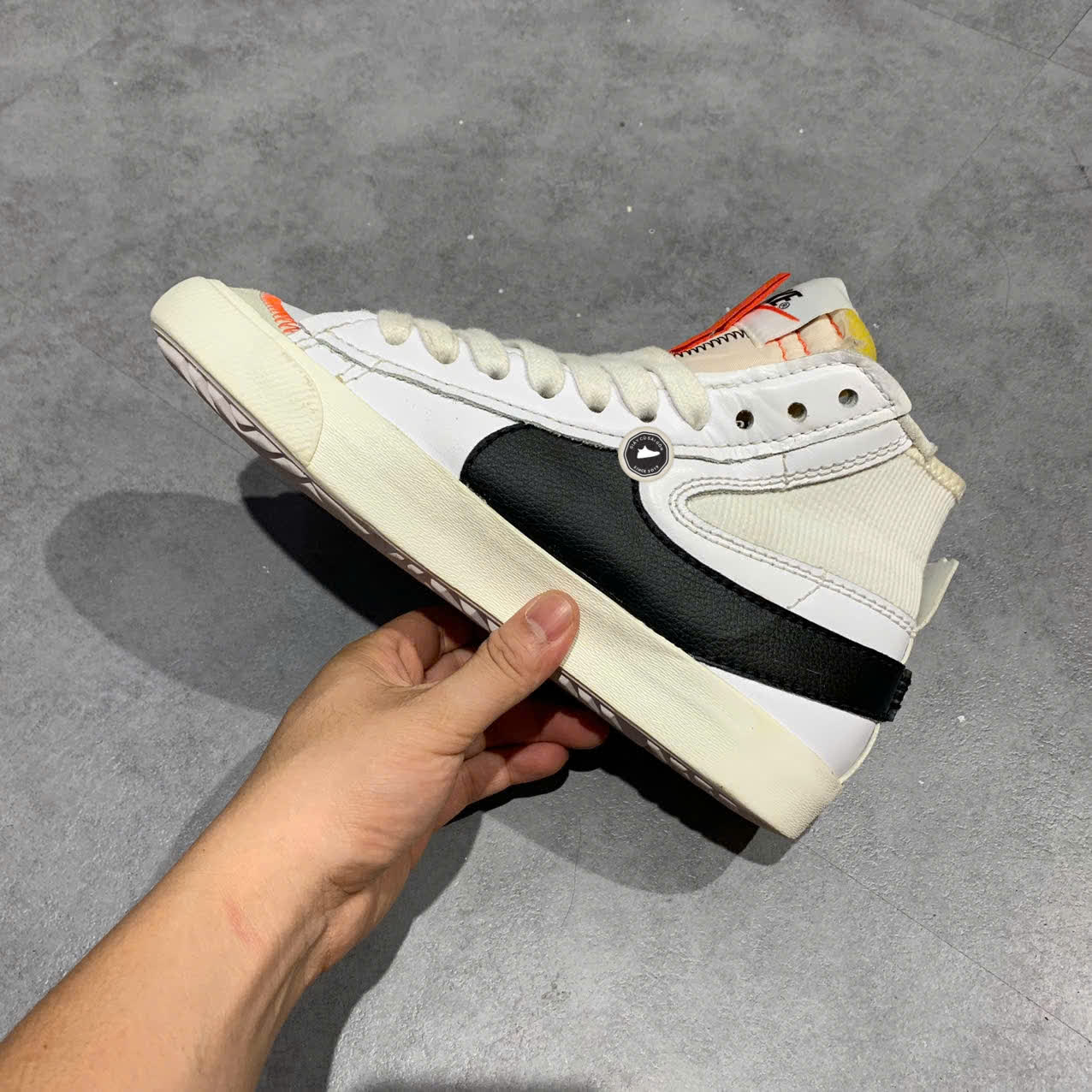 NIKE BLAZER MID ’77 VINTAGE WHITE BLACK DQ1471-100 SIZE 41 GIÀY 2HAND CHÍNH HÃNG PVN19542