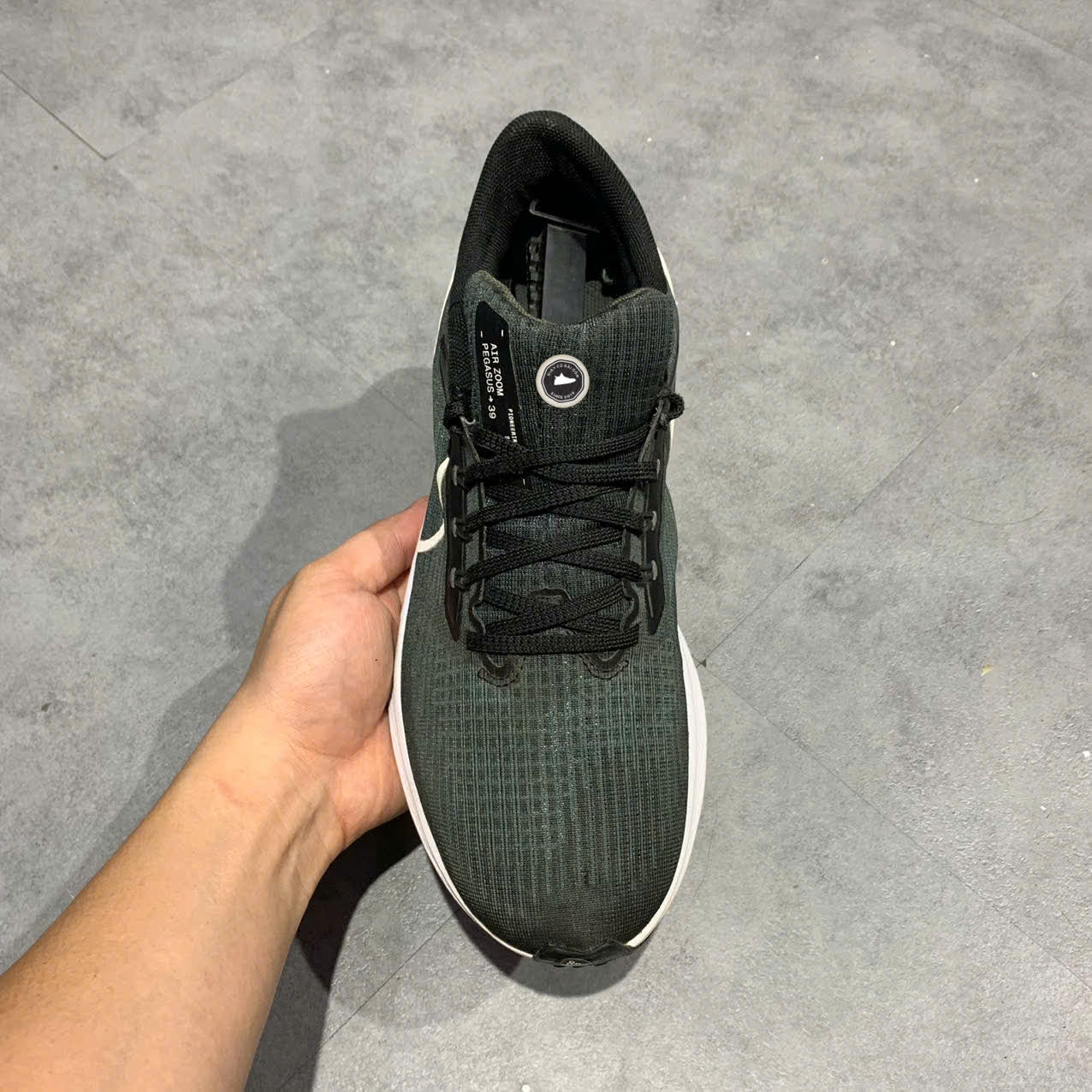 NIKE AIR ZOOM PEGASUS 39 “BLACK × DARK SMOKE GREY × WHITE” DH4071-001 SIZE 41 GIÀY 2HAND CHÍNH HÃNG PVN19563