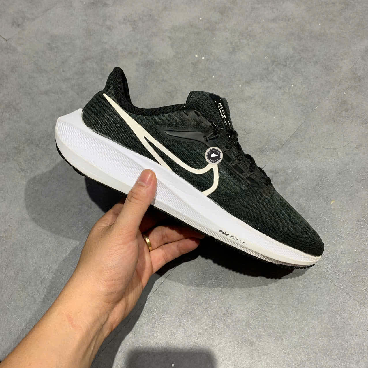NIKE AIR ZOOM PEGASUS 39 “BLACK × DARK SMOKE GREY × WHITE” DH4071-001 SIZE 41 GIÀY 2HAND CHÍNH HÃNG PVN19563